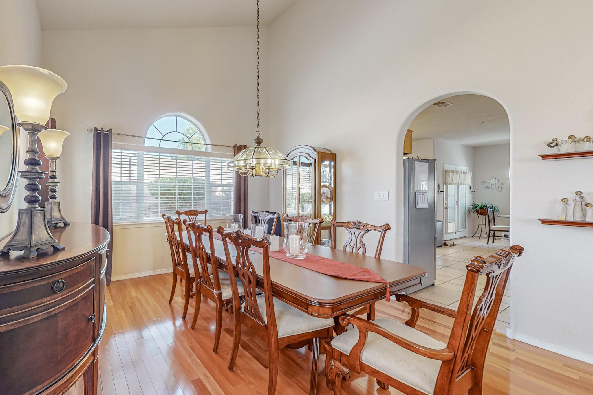 8612 Tierra Bonita Place NE