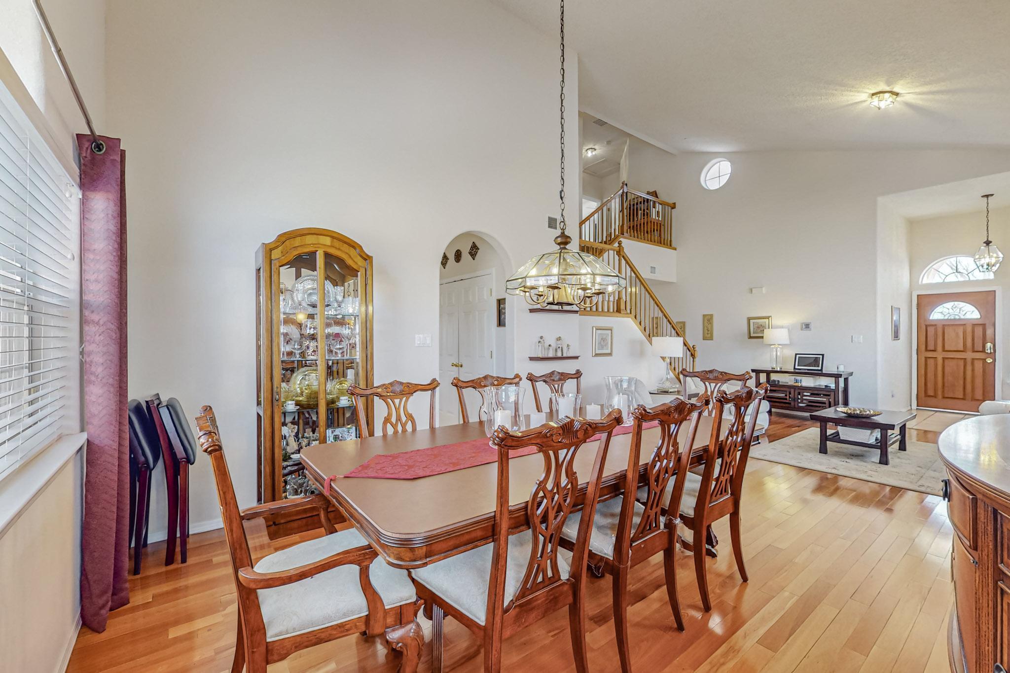 8612 Tierra Bonita Place NE