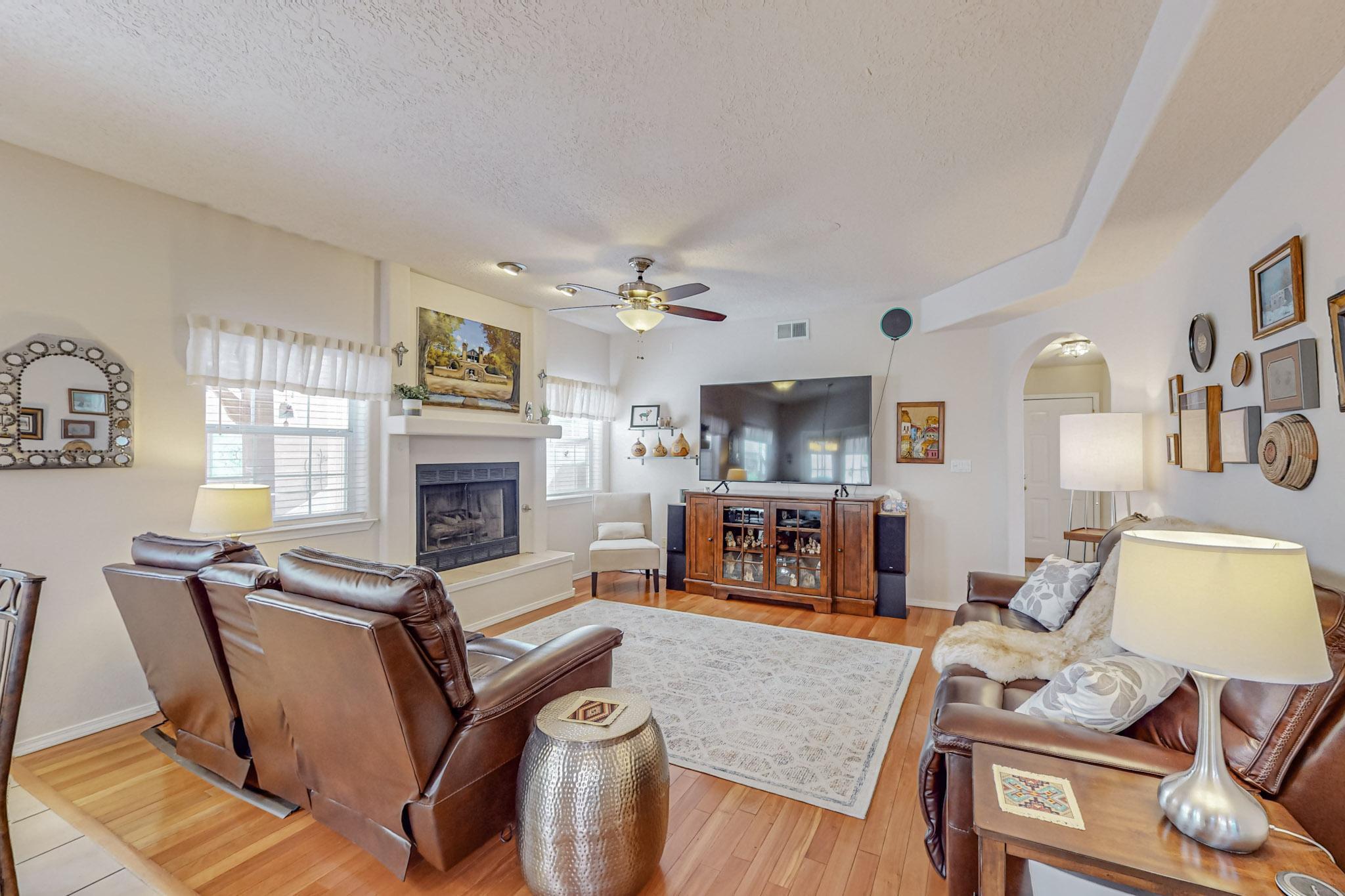 8612 Tierra Bonita Place NE