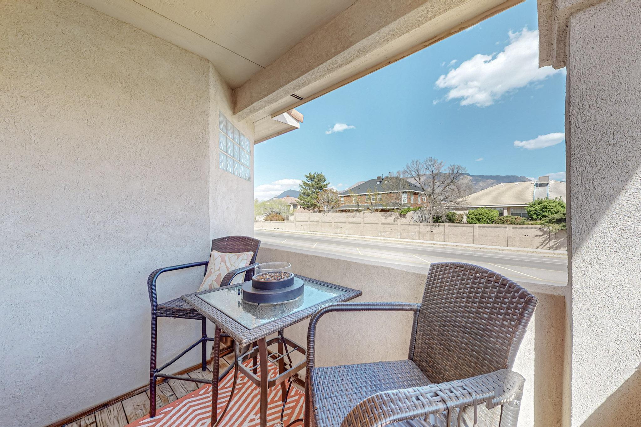 8612 Tierra Bonita Place NE