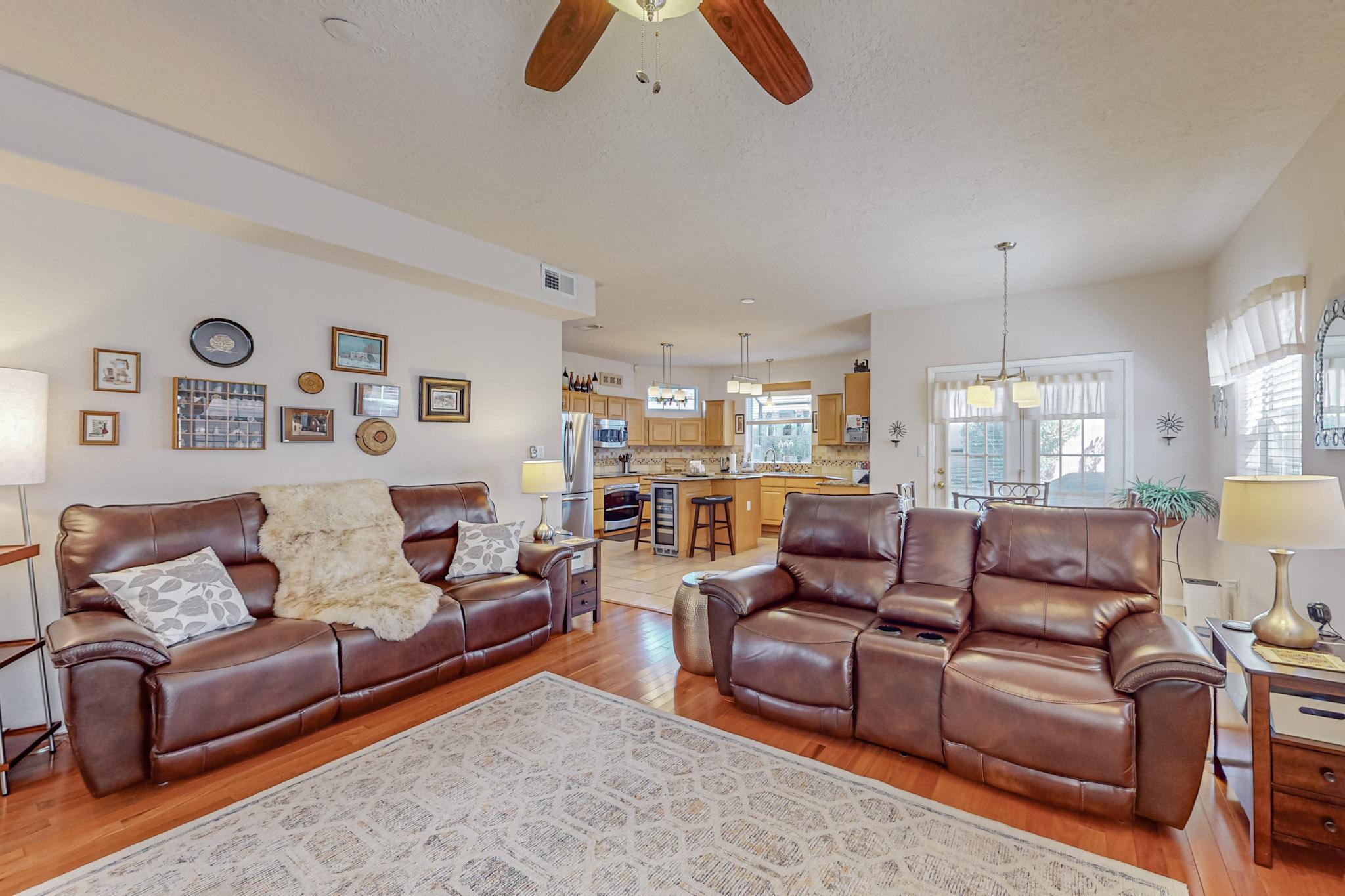 8612 Tierra Bonita Place NE
