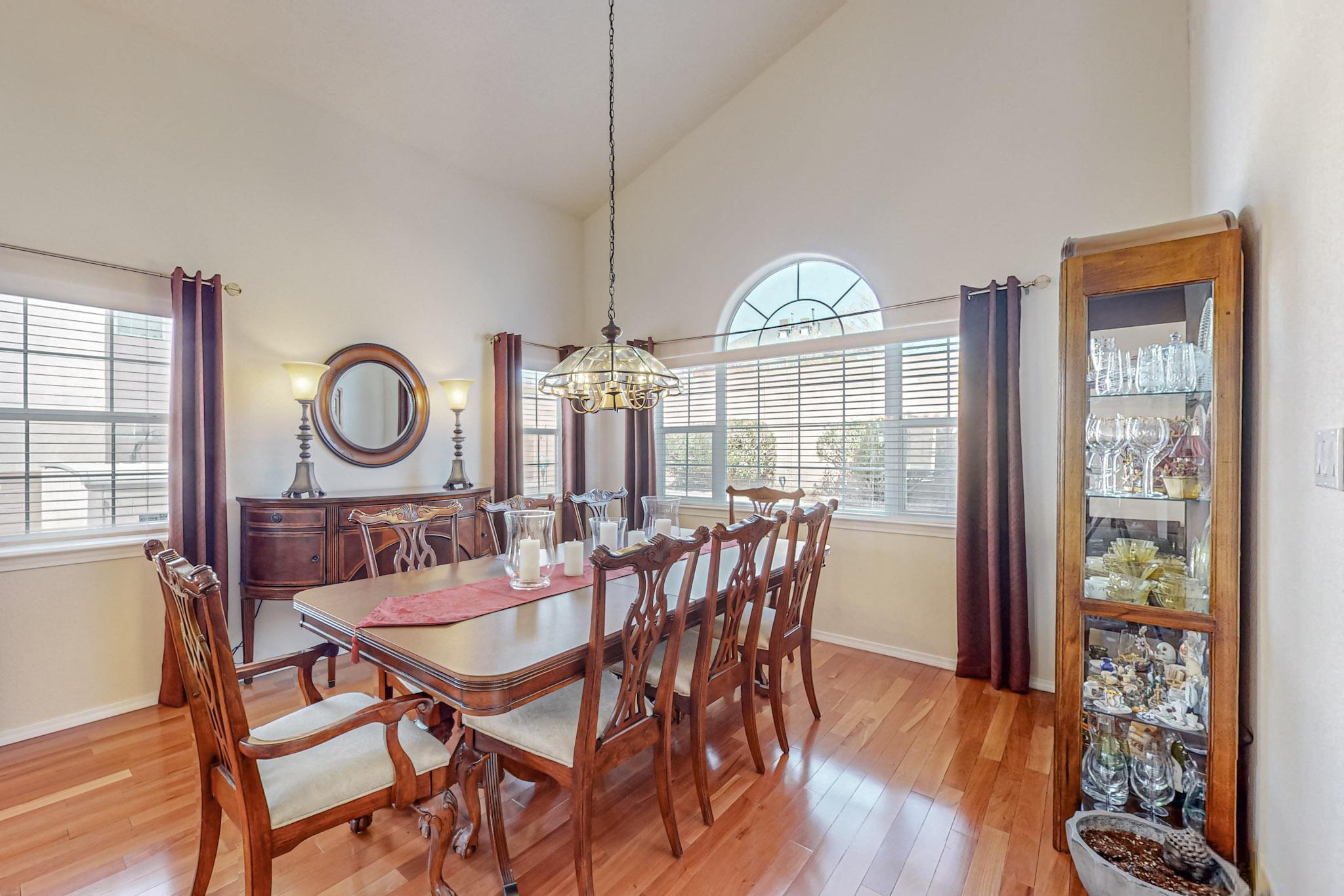 8612 Tierra Bonita Place NE