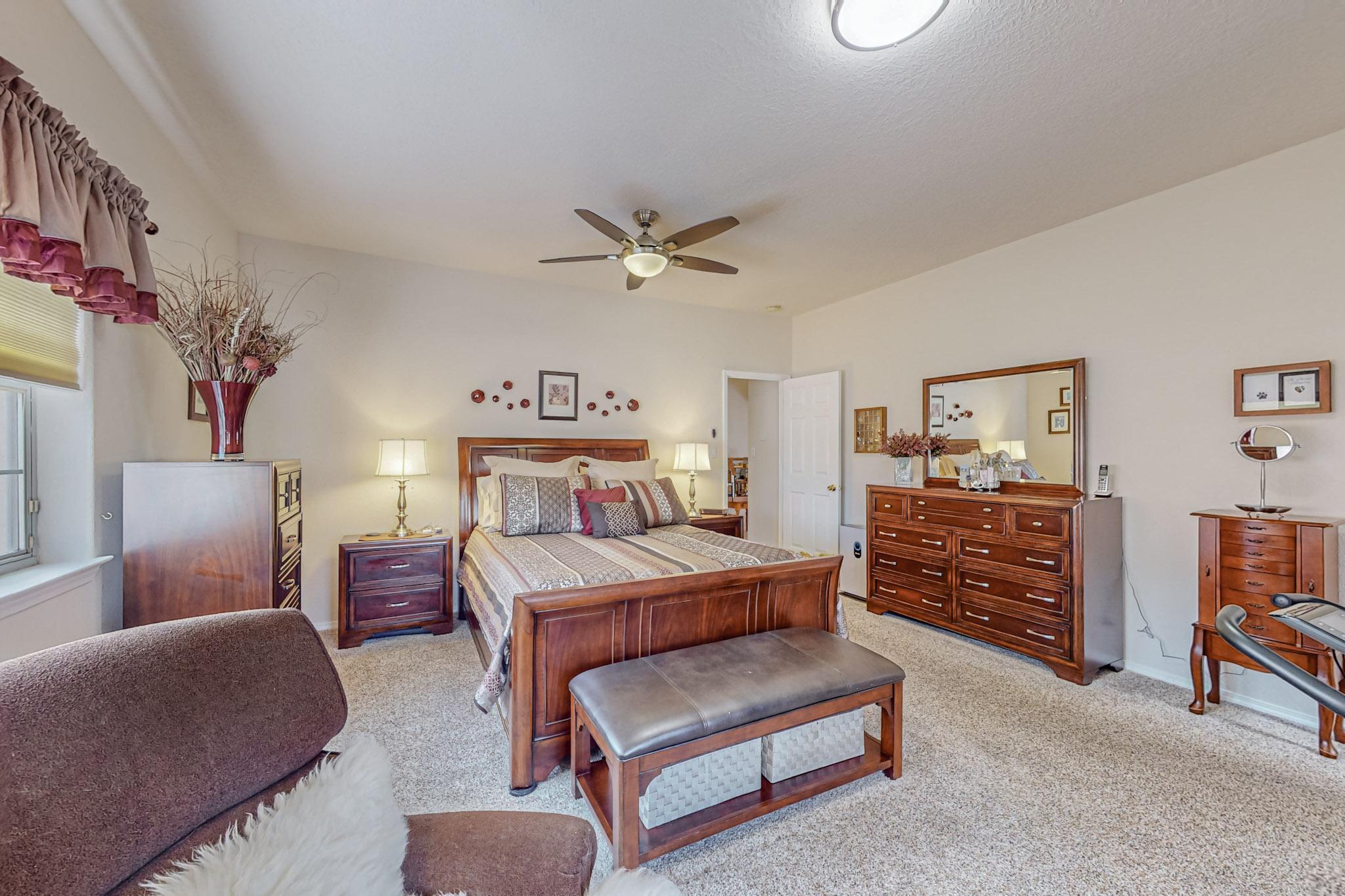 8612 Tierra Bonita Place NE