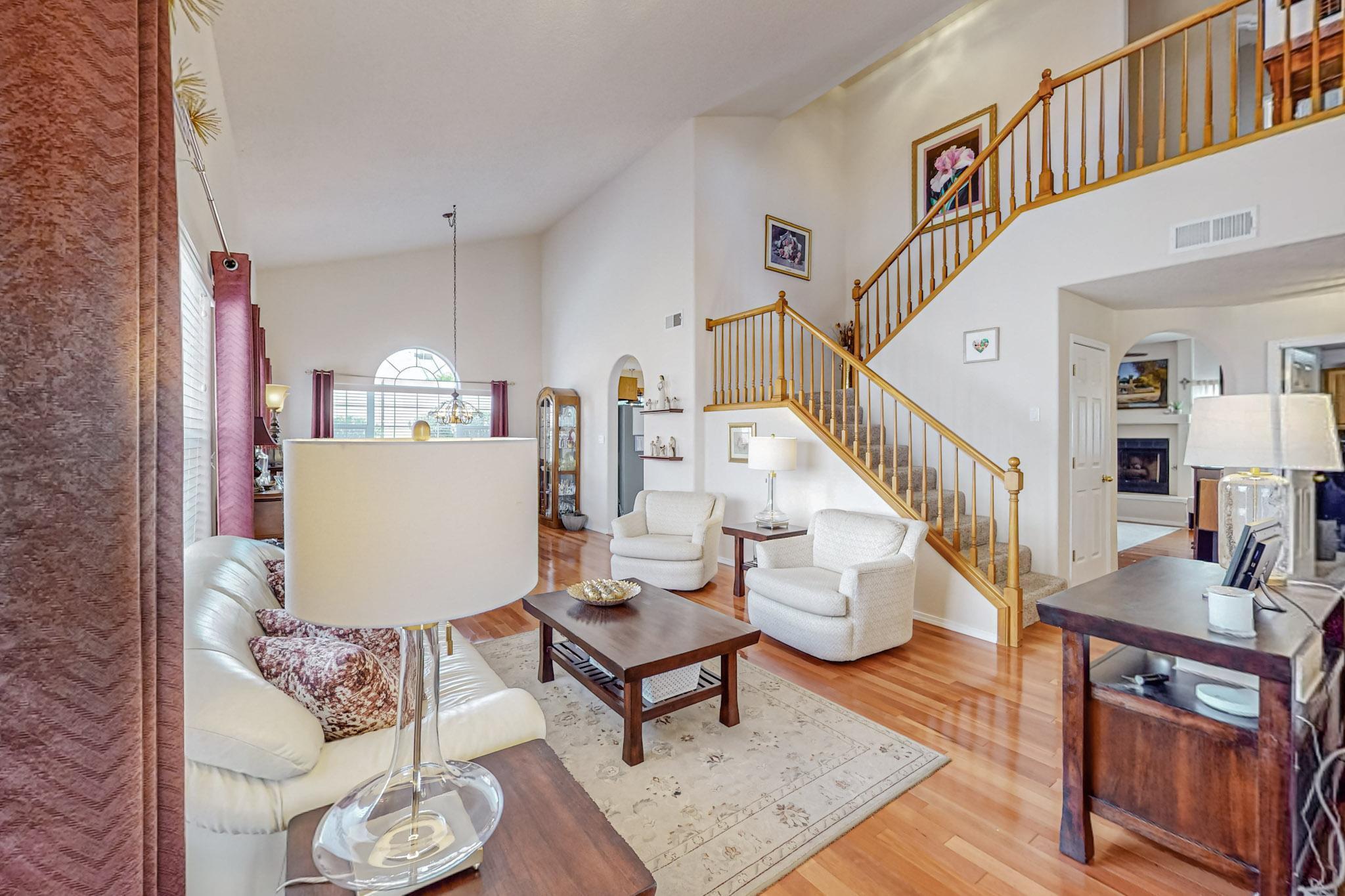 8612 Tierra Bonita Place NE