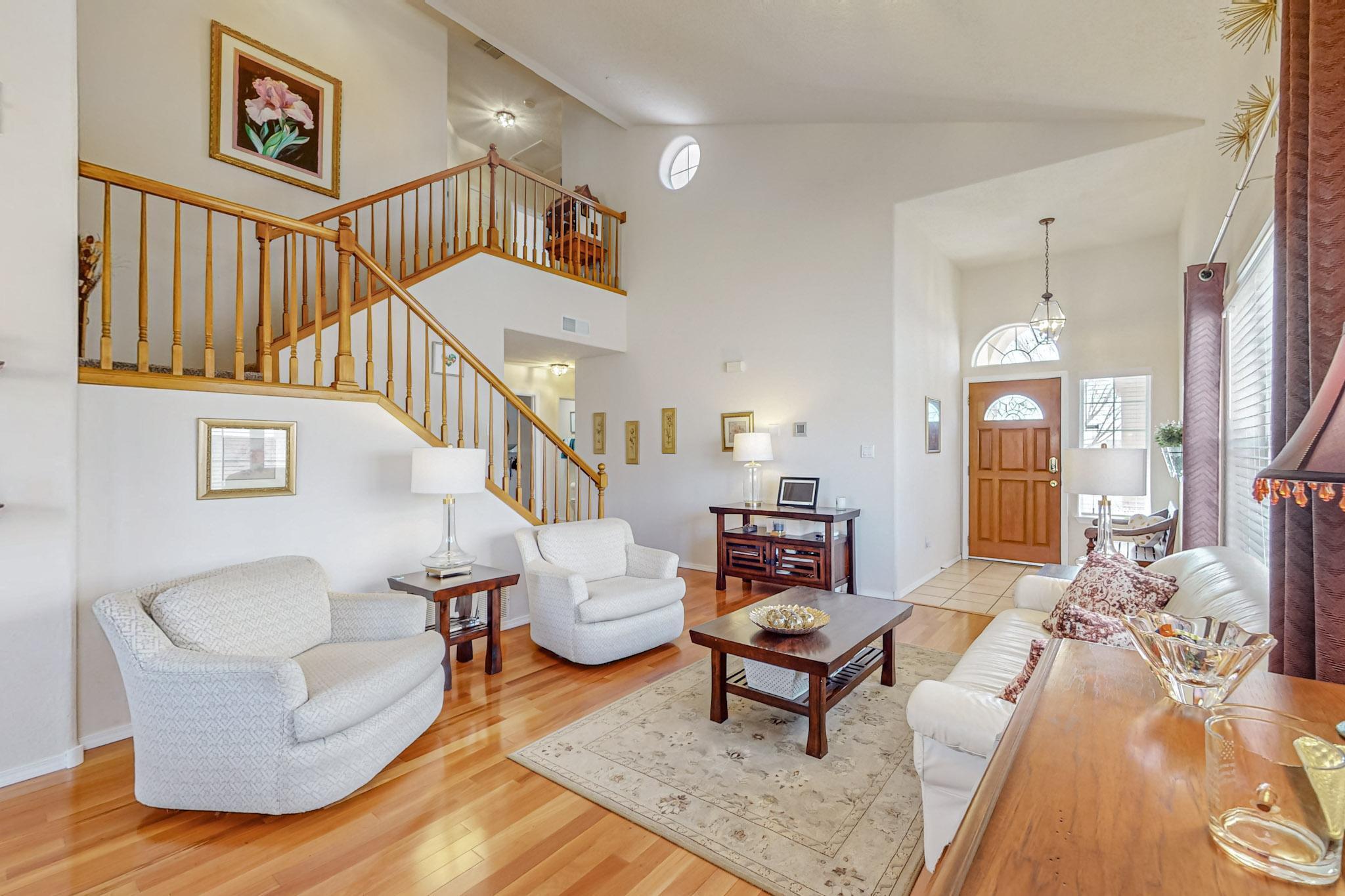 8612 Tierra Bonita Place NE