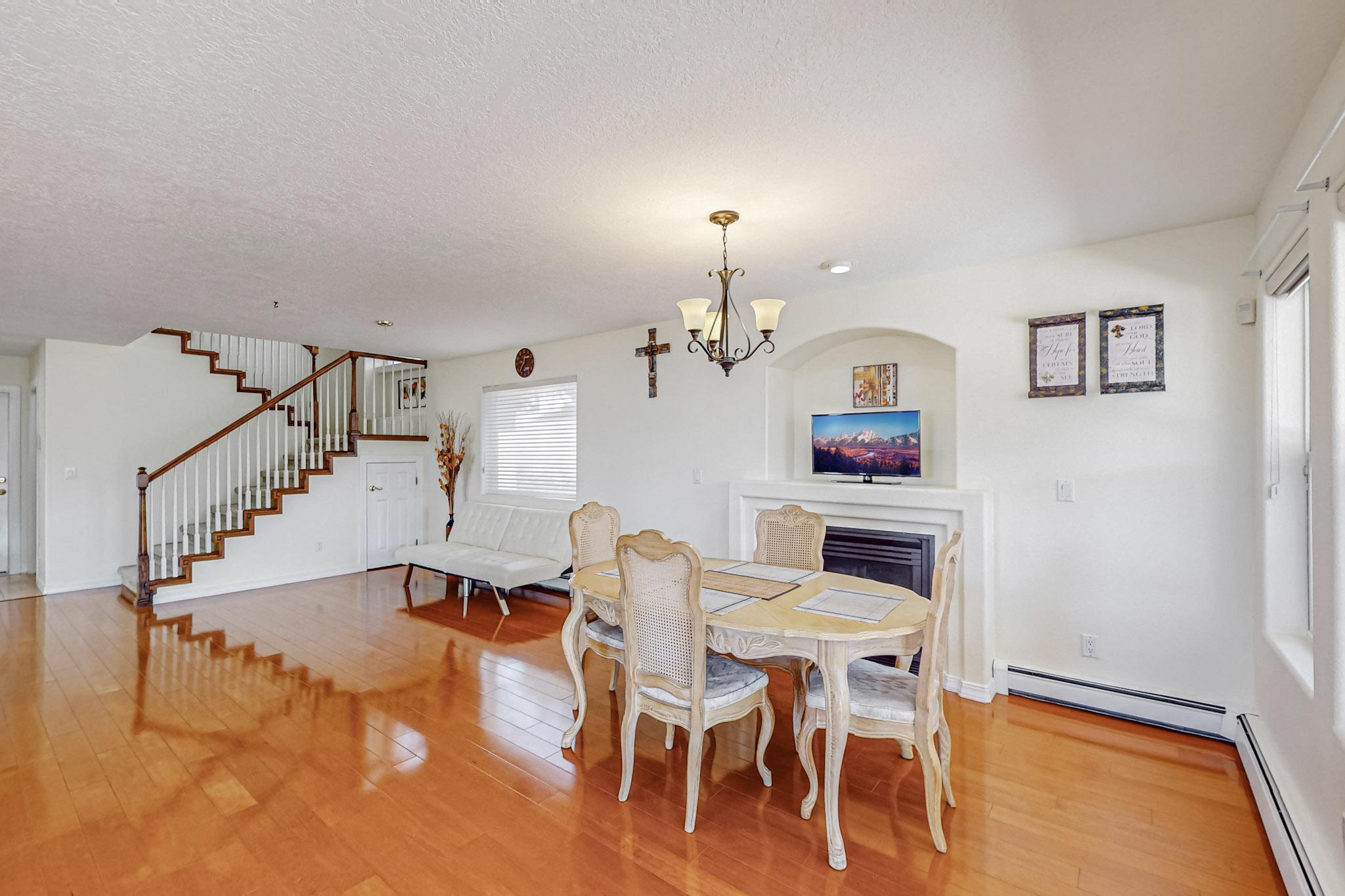 442 Poinsettia Place SE
