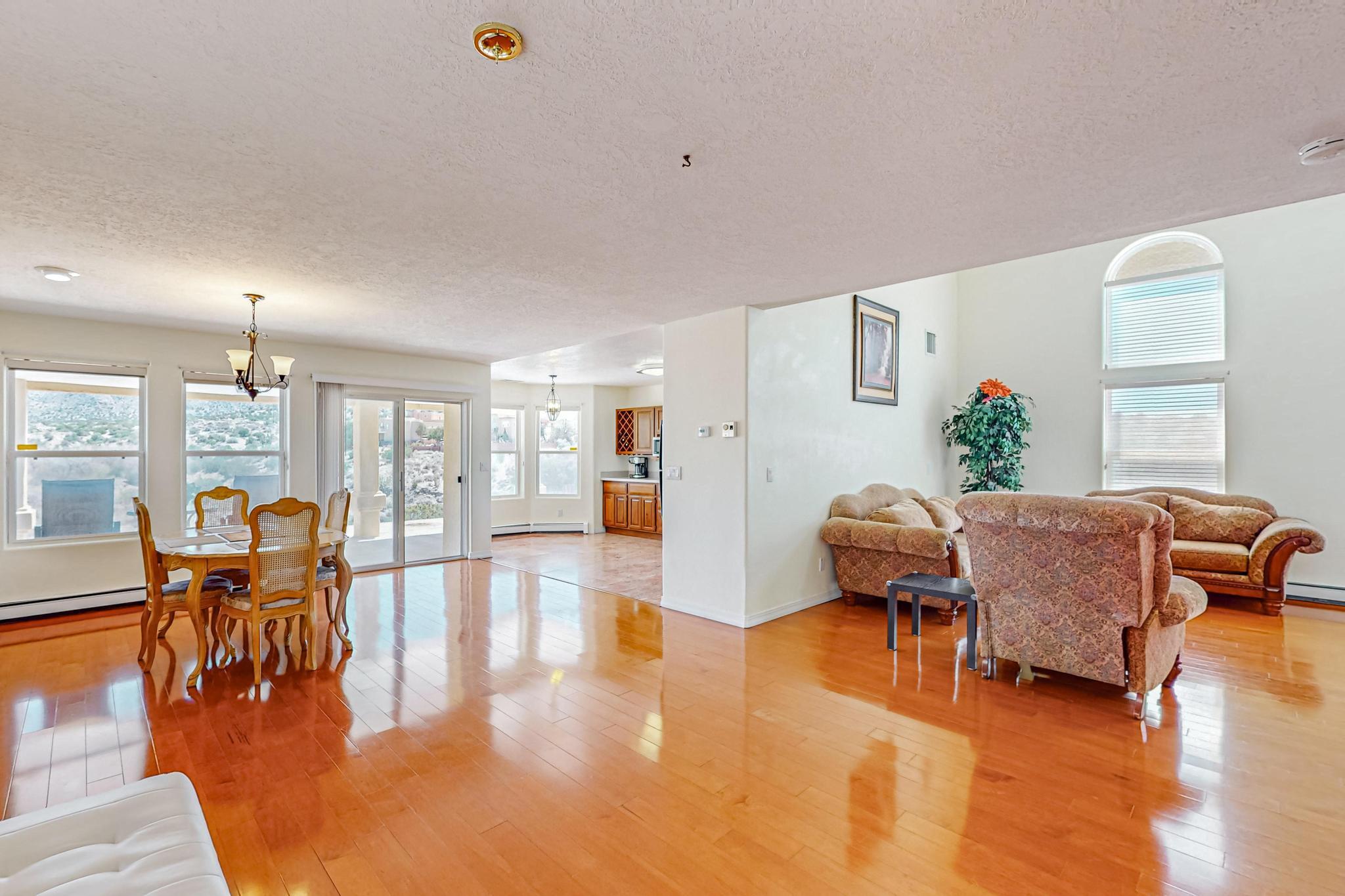 442 Poinsettia Place SE