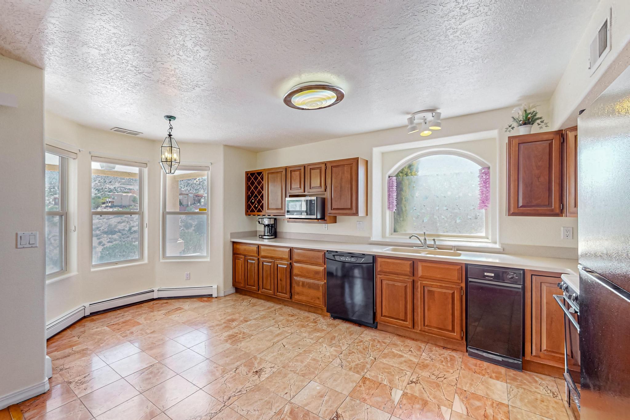 442 Poinsettia Place SE