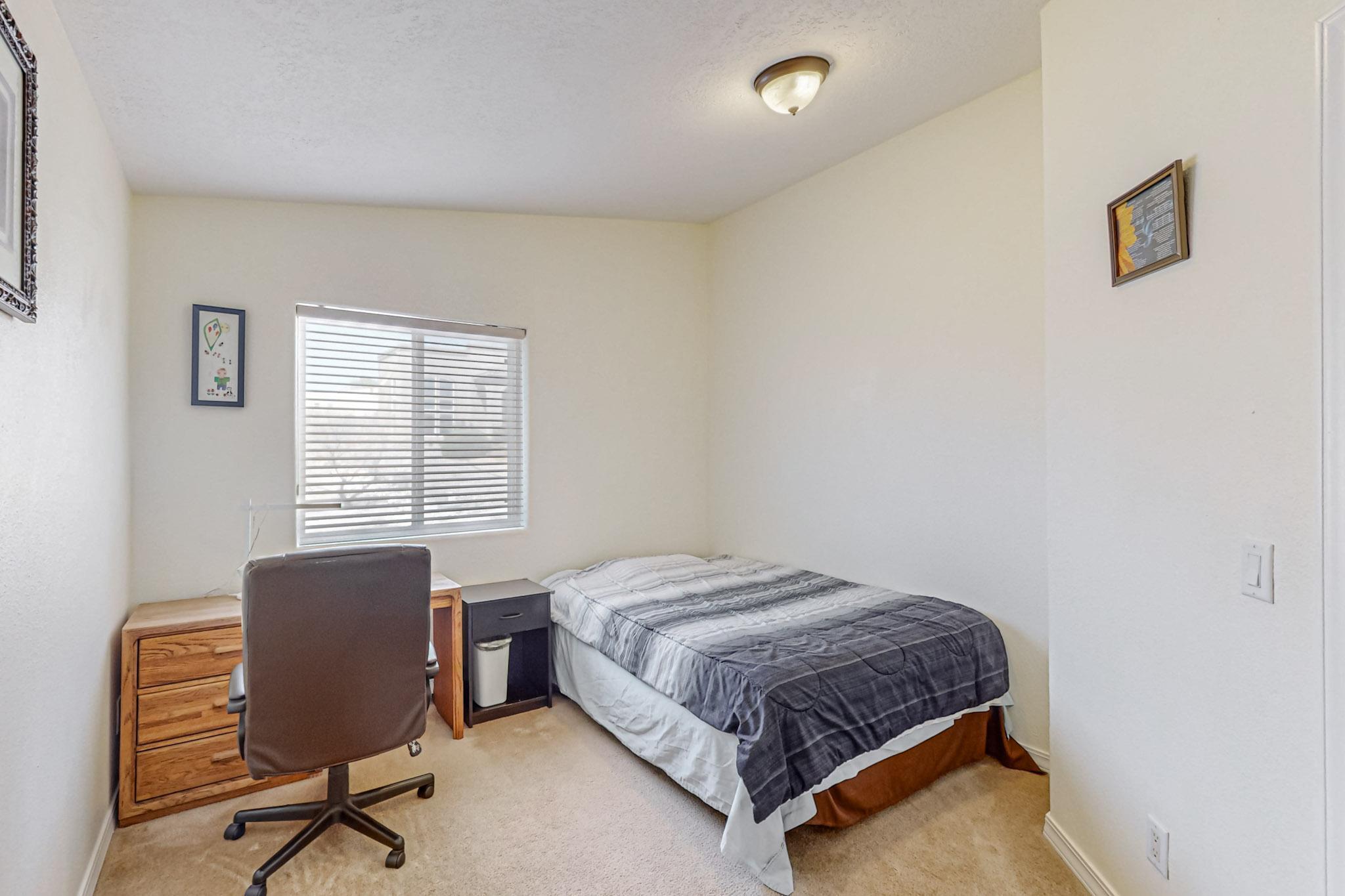 442 Poinsettia Place SE