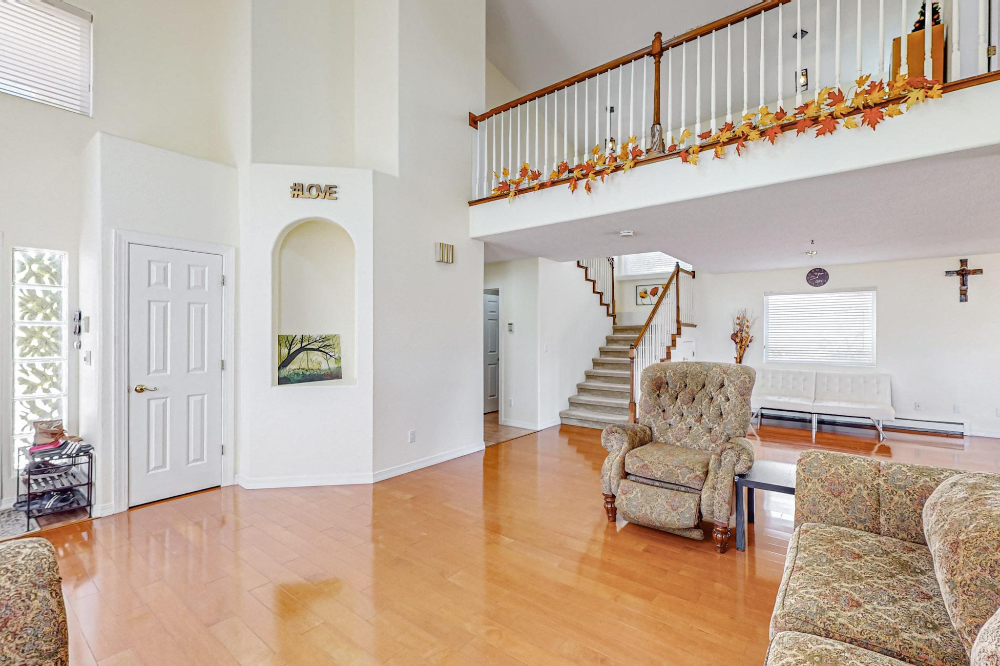442 Poinsettia Place SE