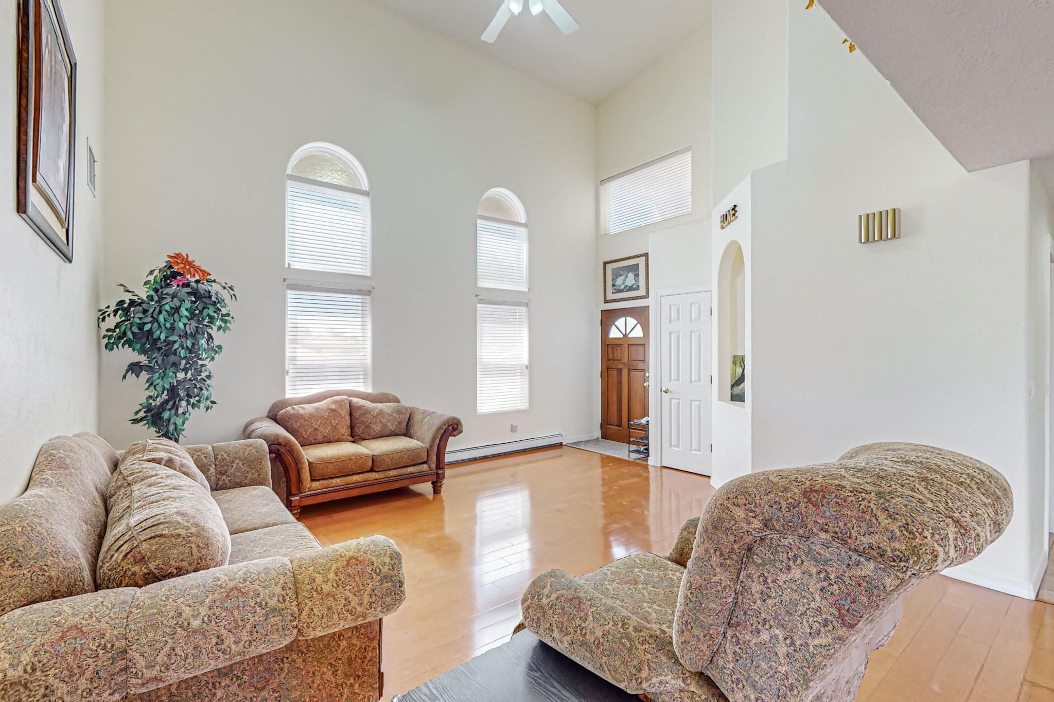 442 Poinsettia Place SE