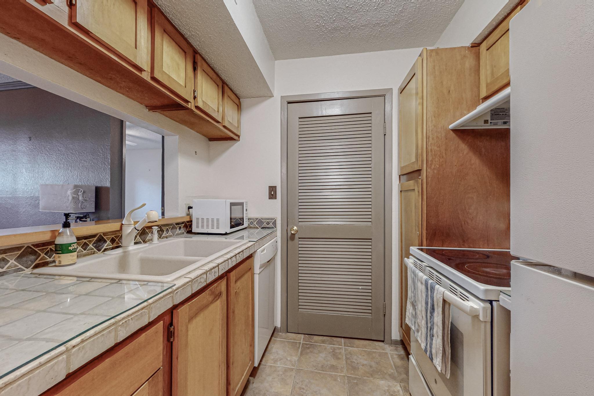 2501 W Zia Road 8-105