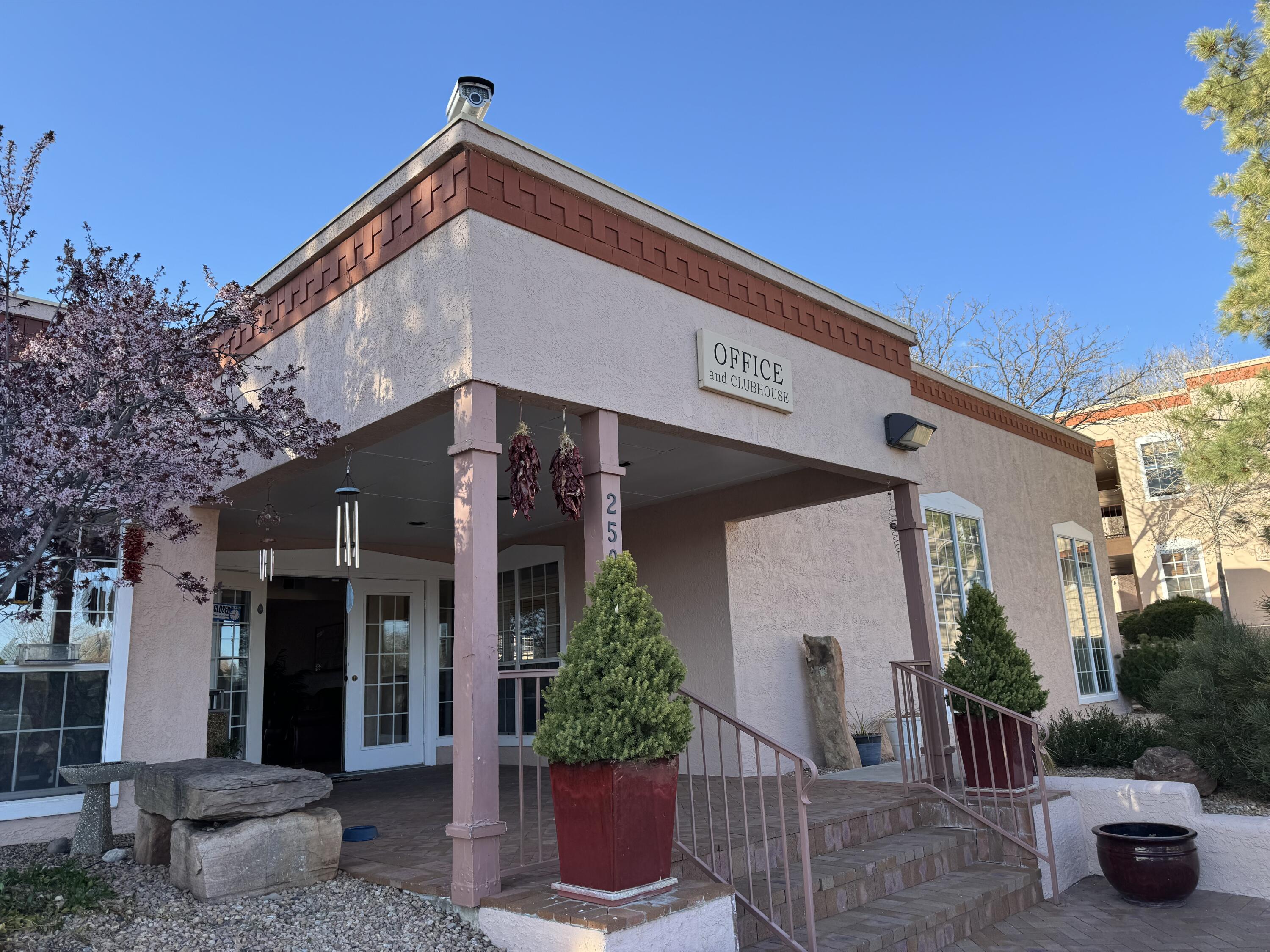 2501 W Zia Road 8-105