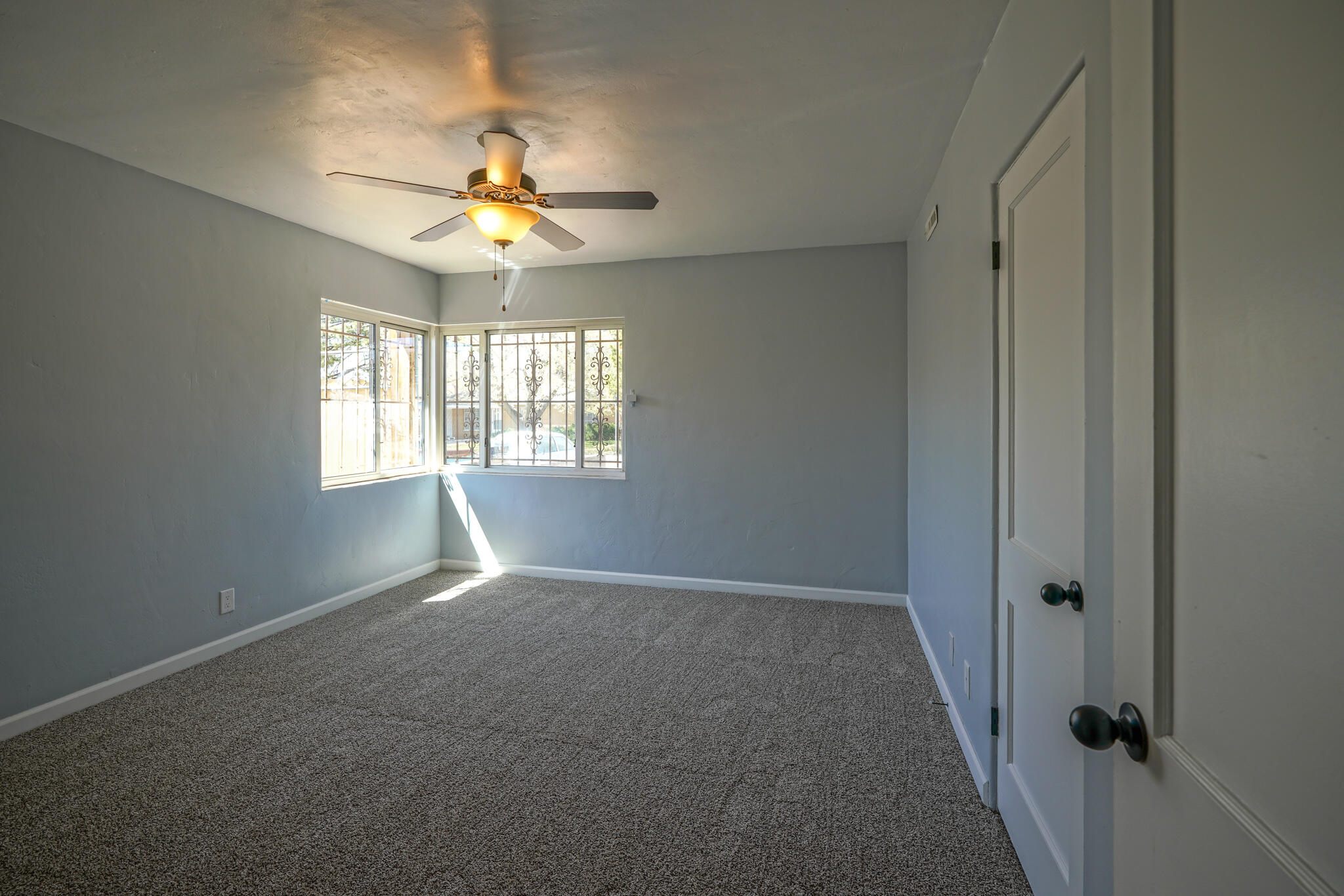 5710 Princess Jeanne Avenue NE
