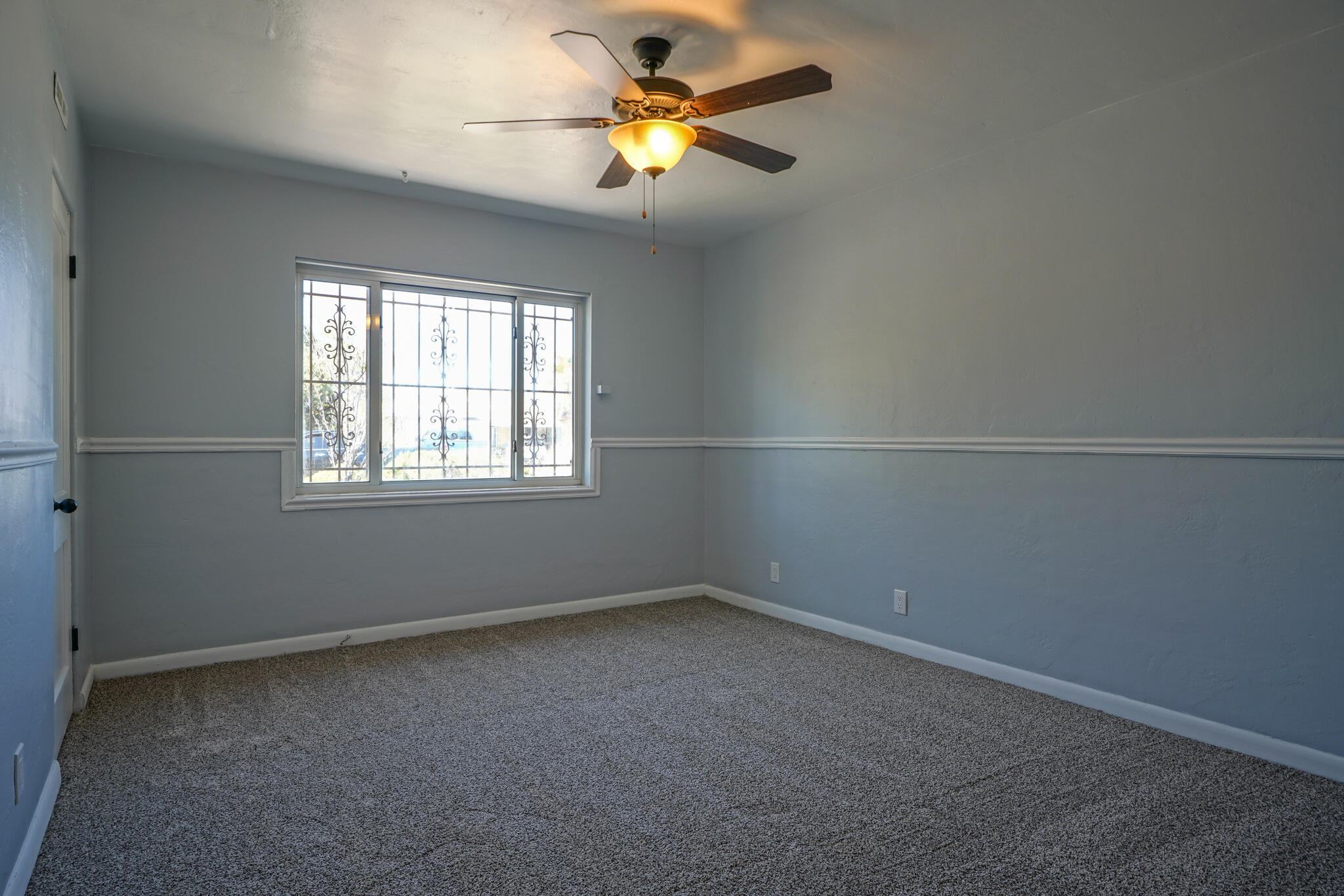 5710 Princess Jeanne Avenue NE