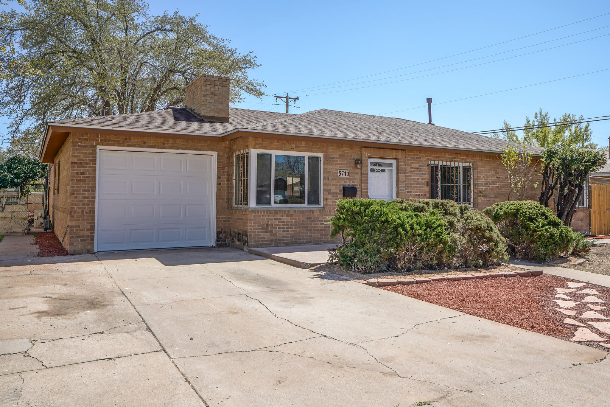 5710 Princess Jeanne Avenue NE