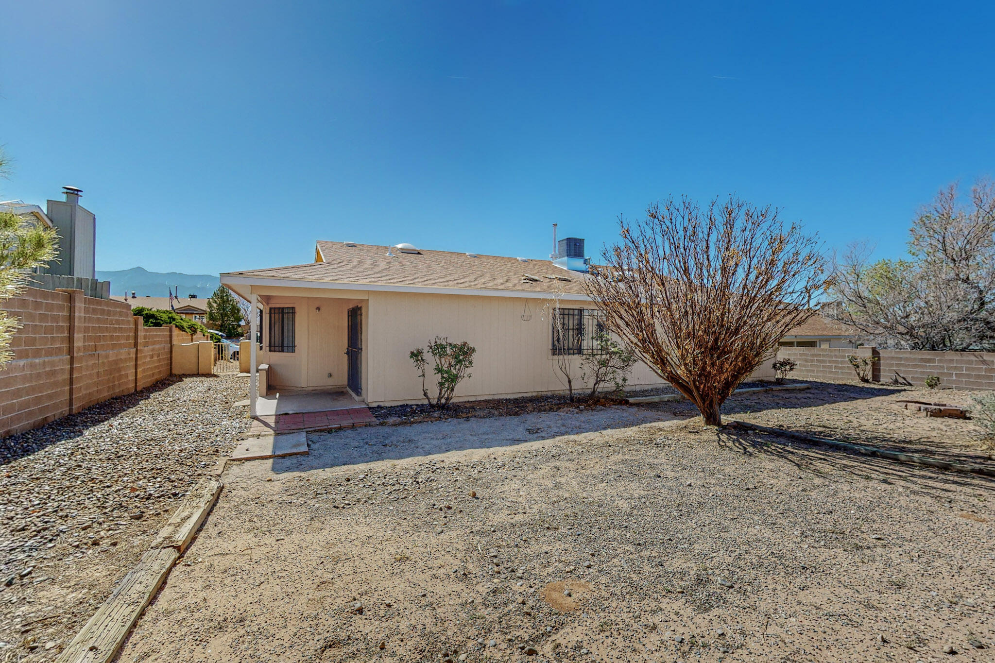 1965 Roanoke Drive NE