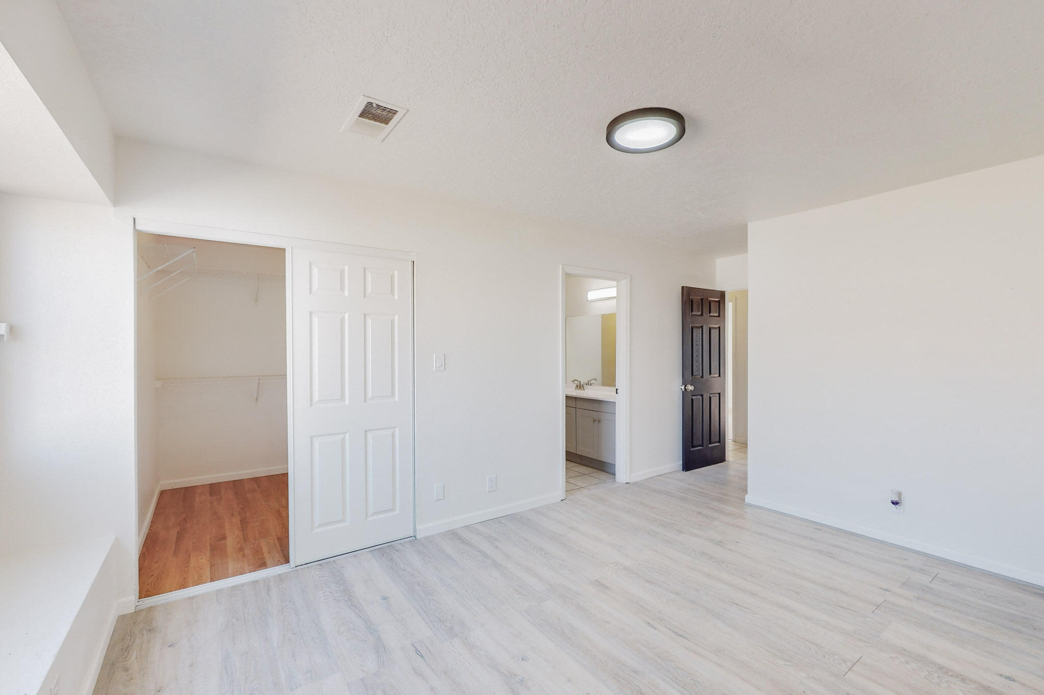 1965 Roanoke Drive NE