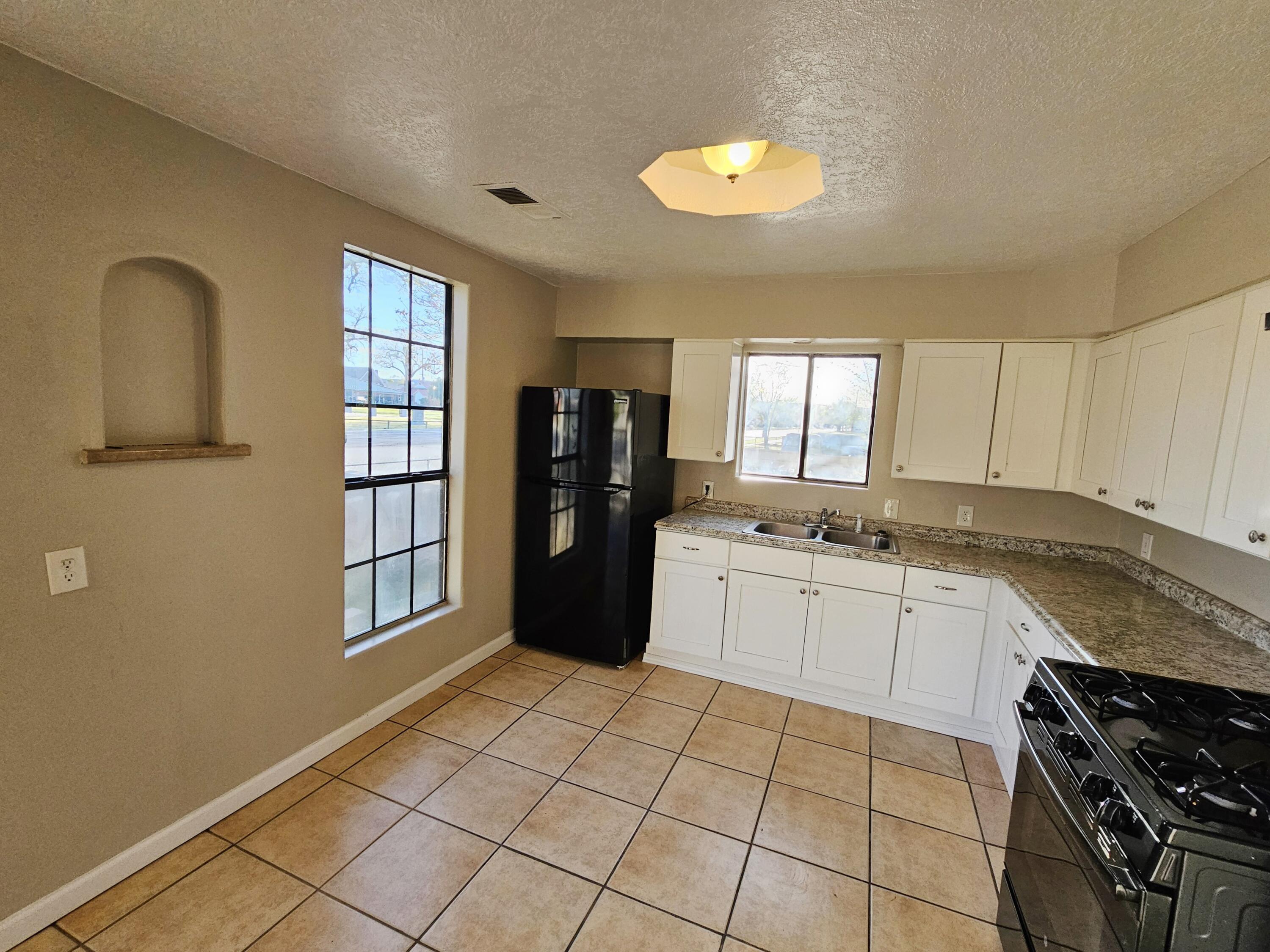 300 W Chavez Avenue