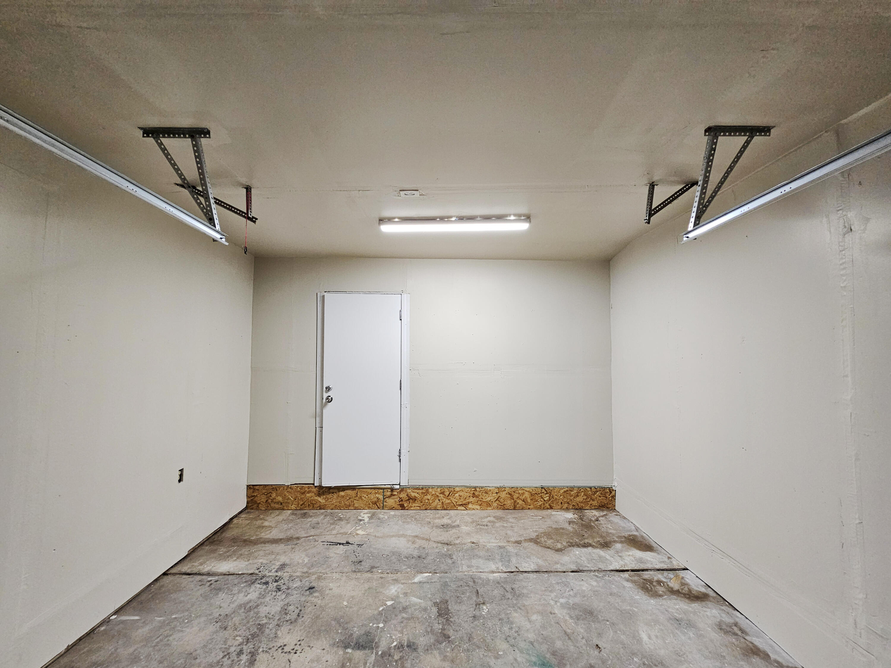 300 W Chavez Avenue