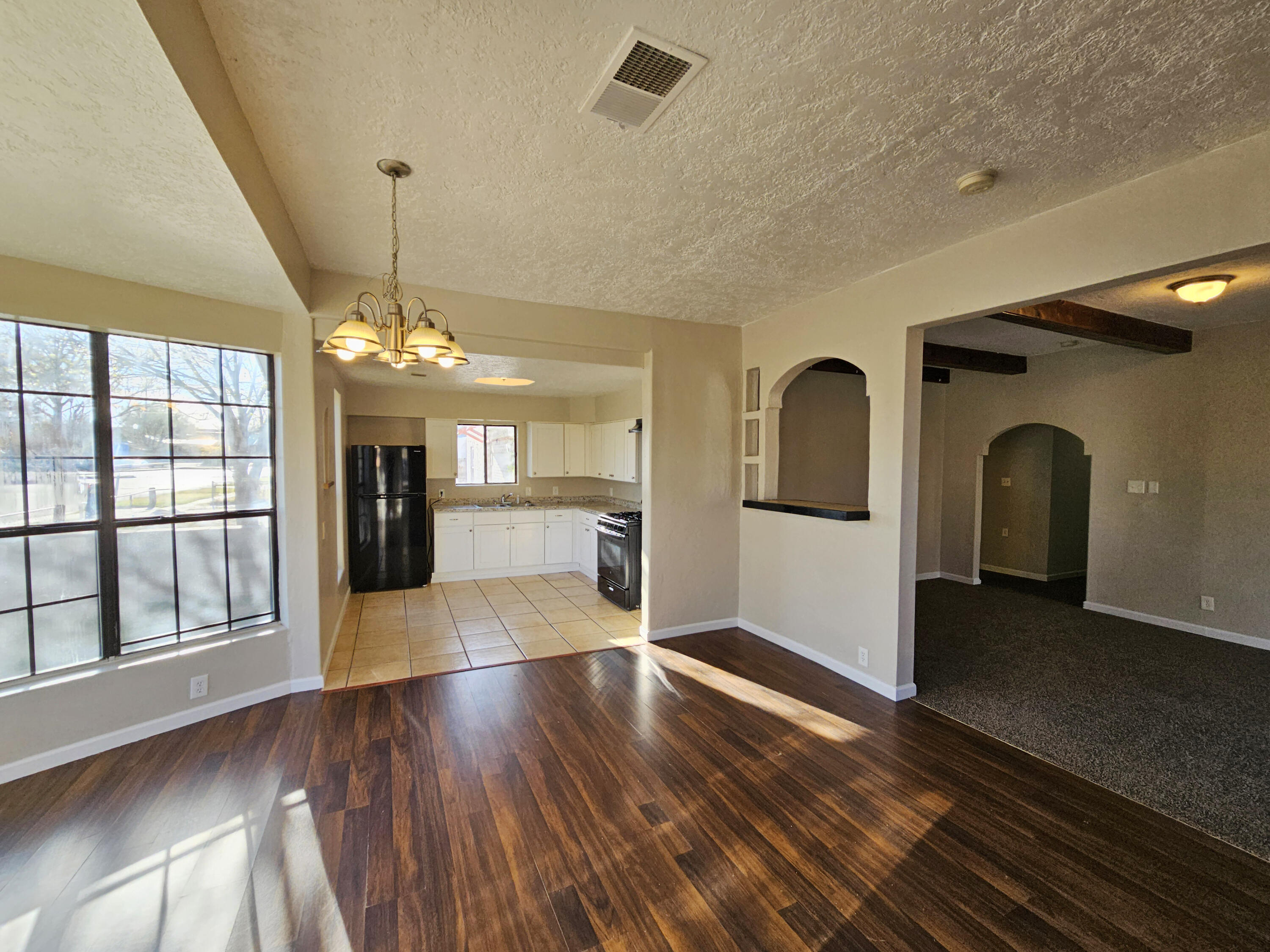 300 W Chavez Avenue