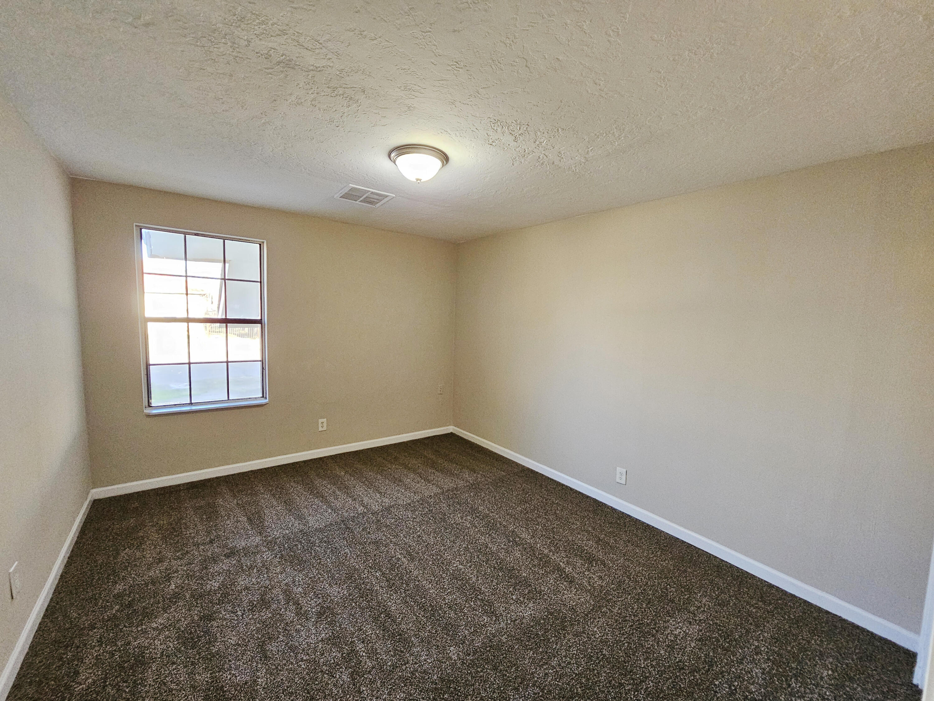 300 W Chavez Avenue