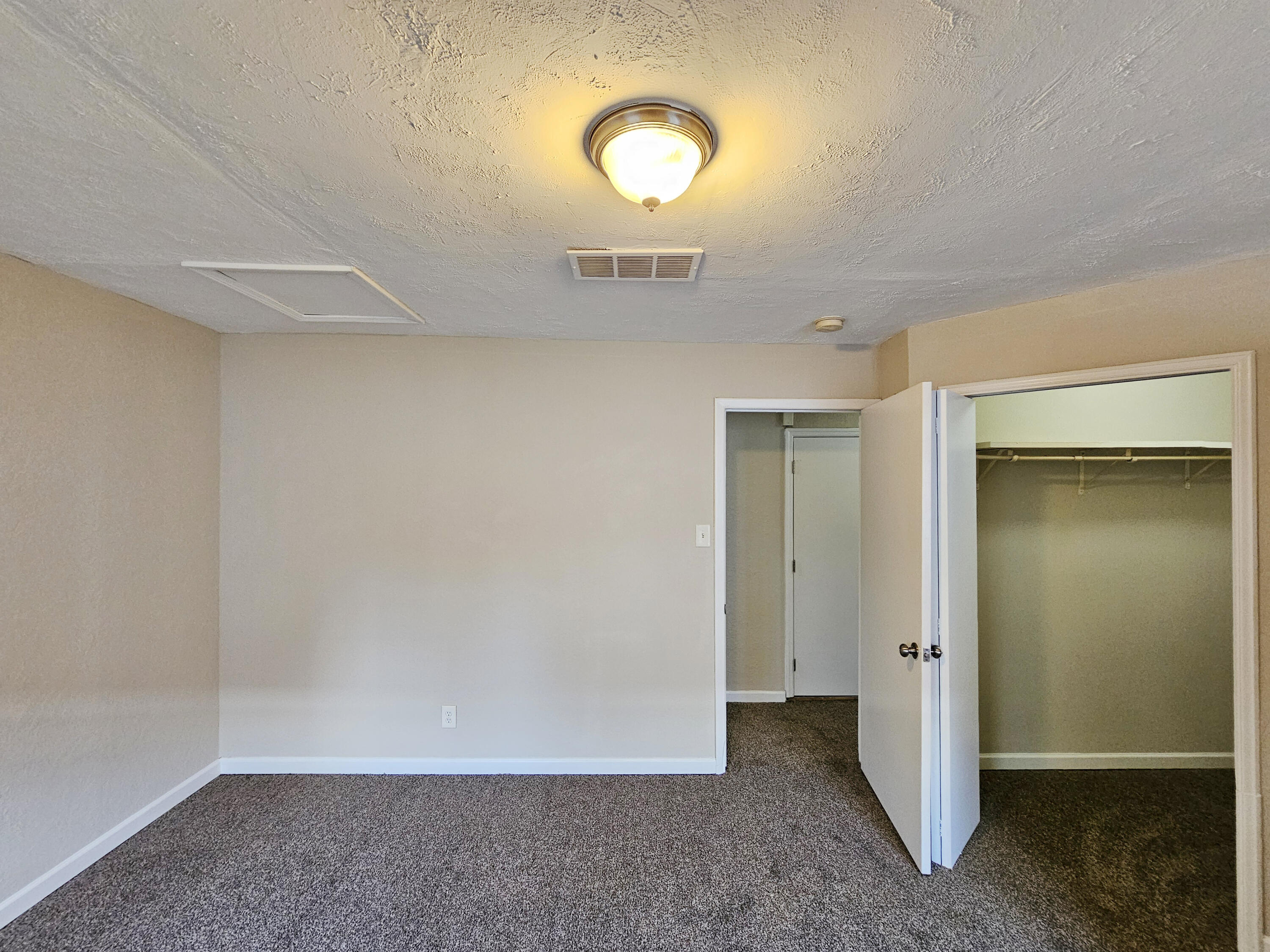 300 W Chavez Avenue