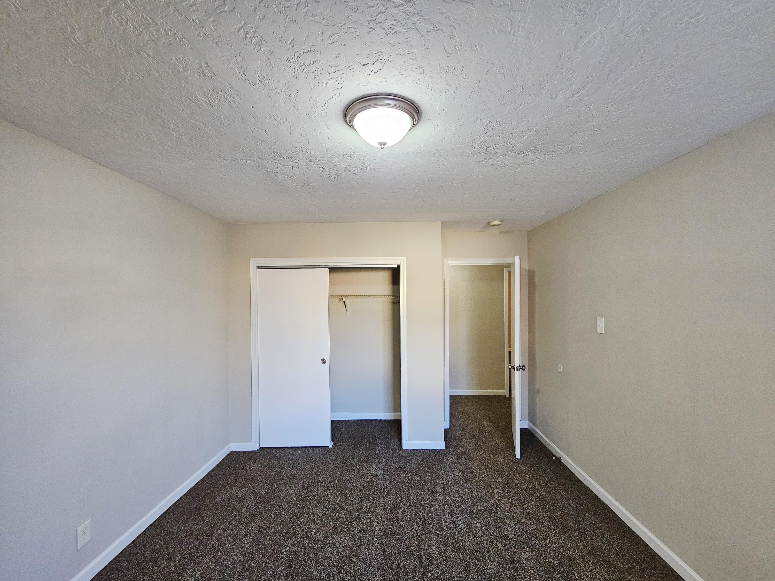 300 W Chavez Avenue