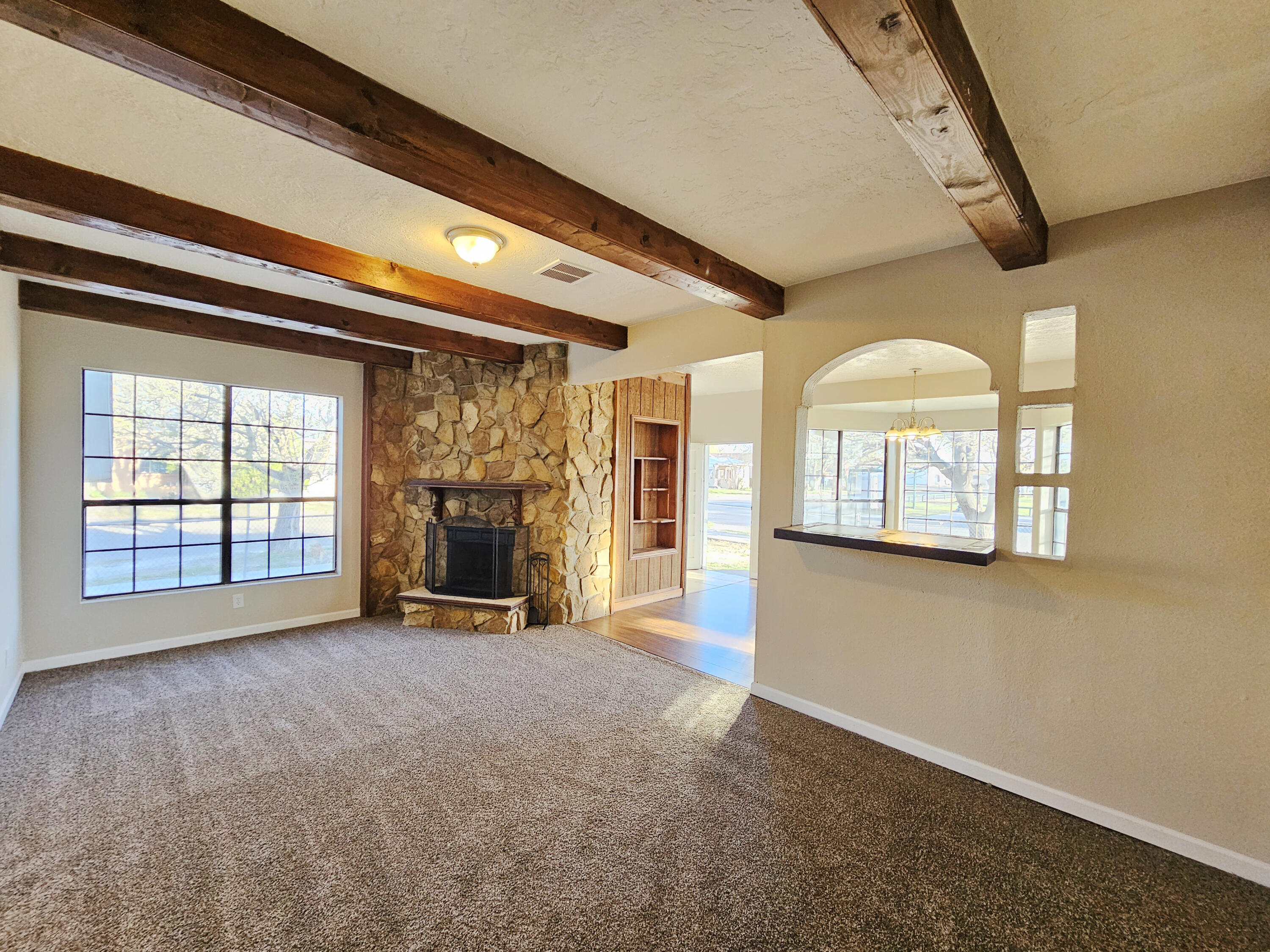 300 W Chavez Avenue