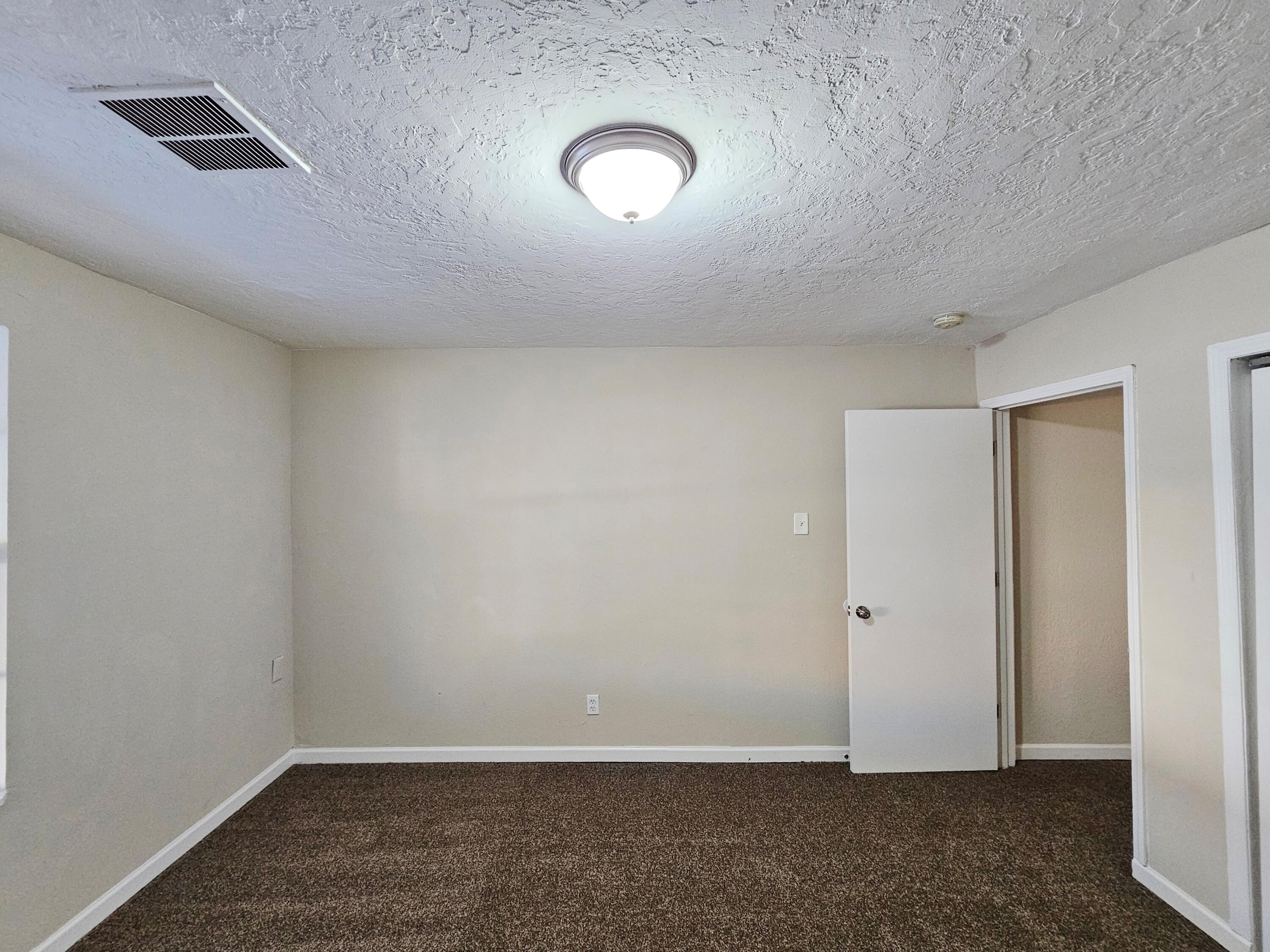 300 W Chavez Avenue