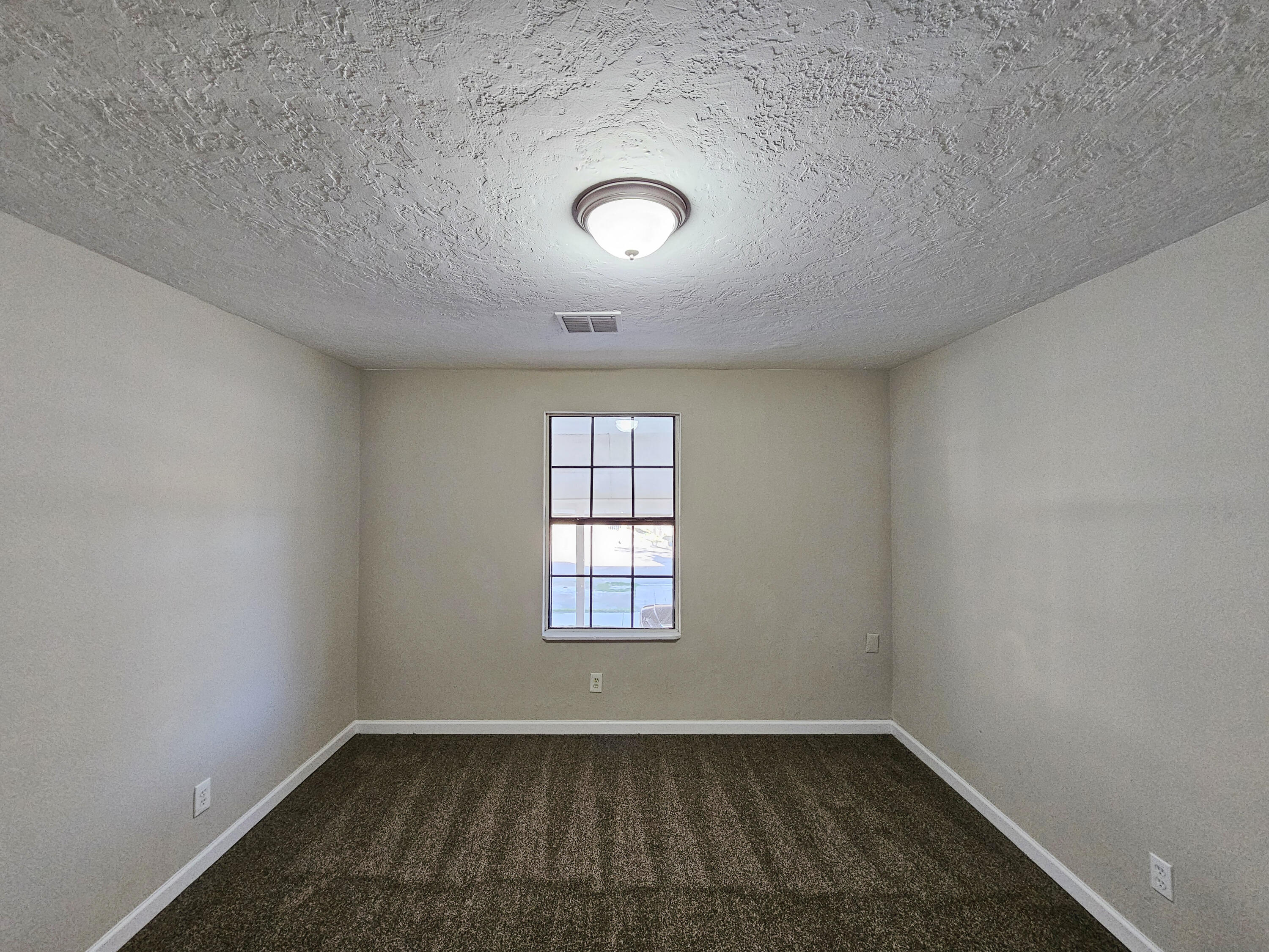 300 W Chavez Avenue