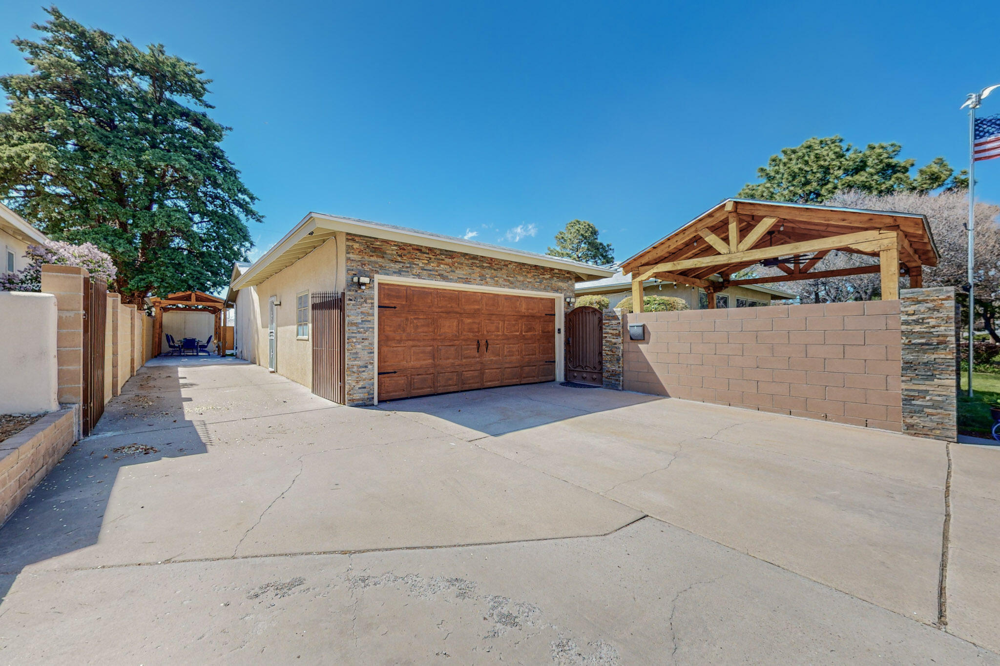 3559 Colorado Street NE