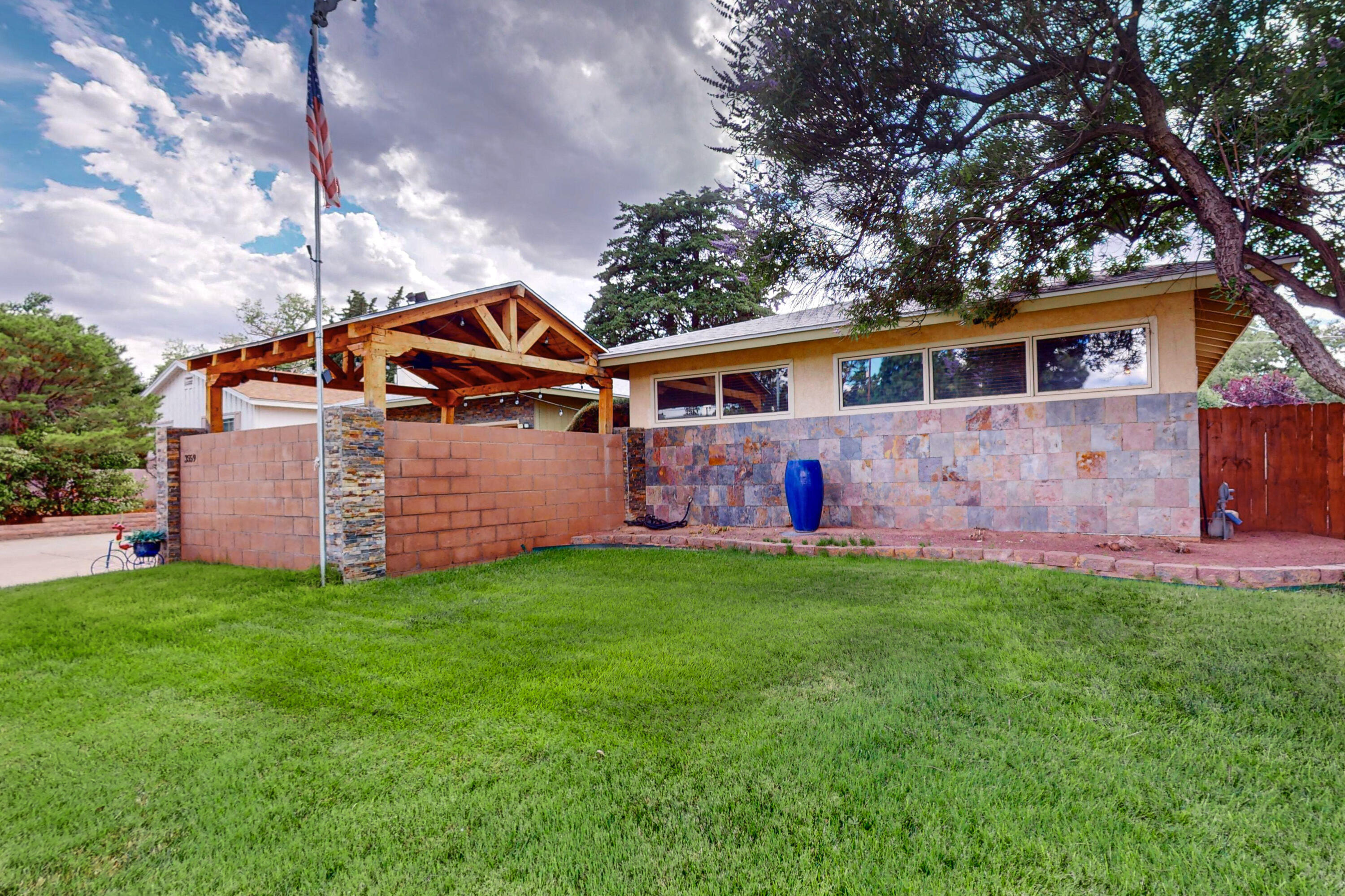 3559 Colorado Street NE