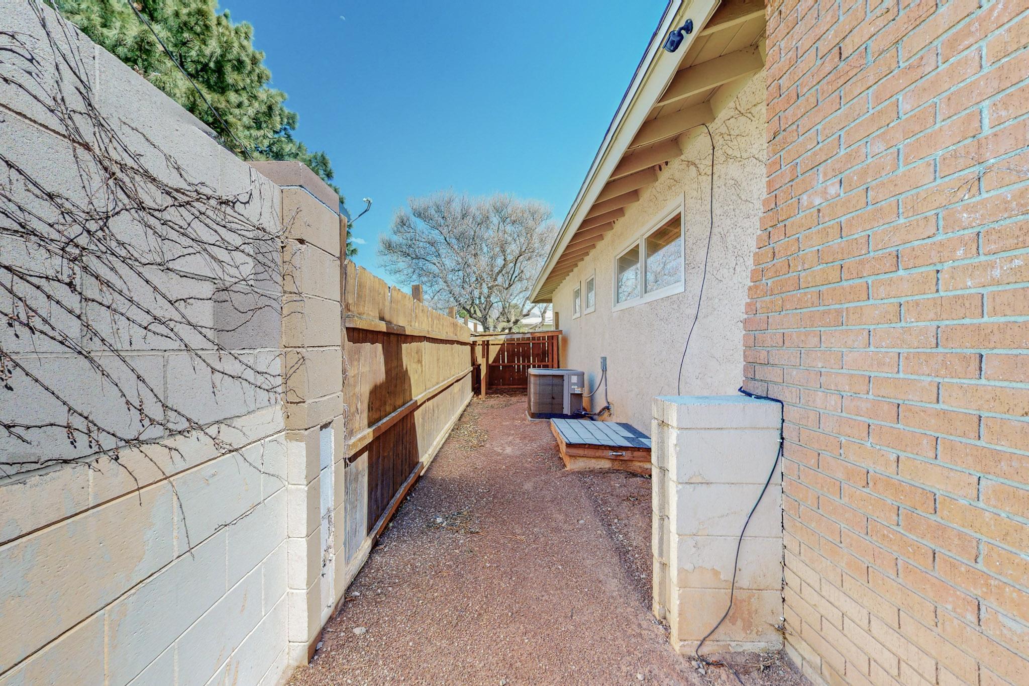 3559 Colorado Street NE