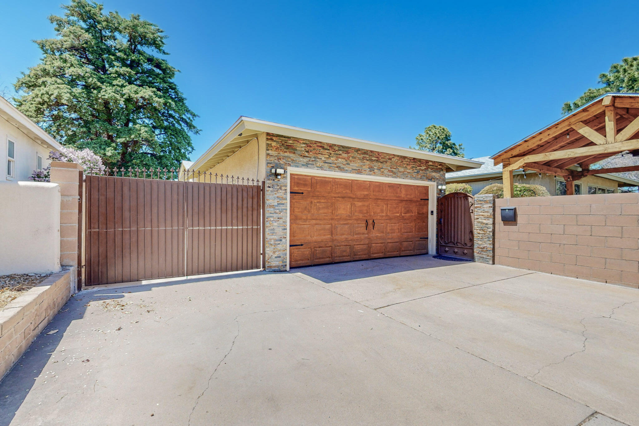 3559 Colorado Street NE
