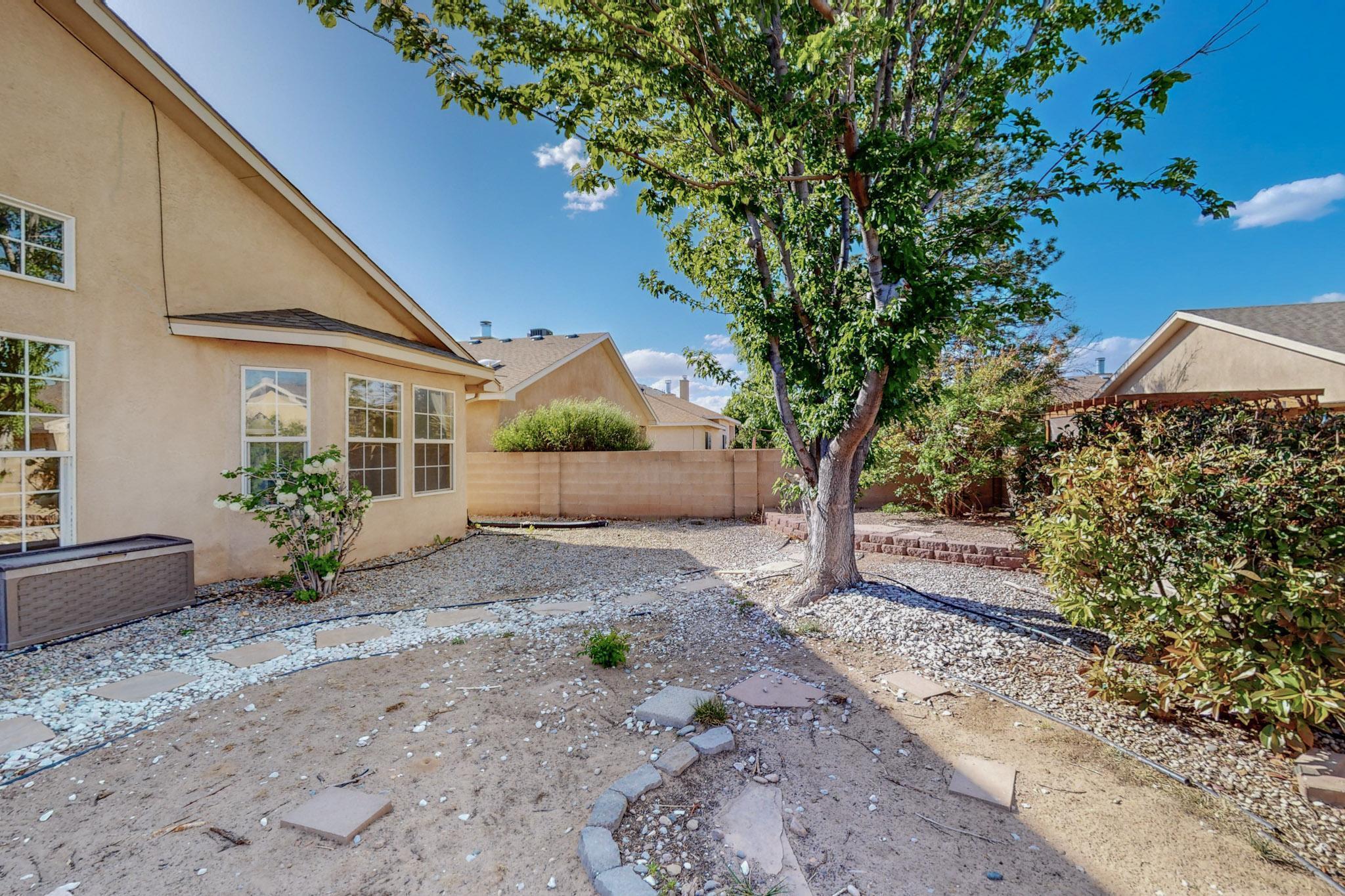 10212 Ventana Hills Road NW