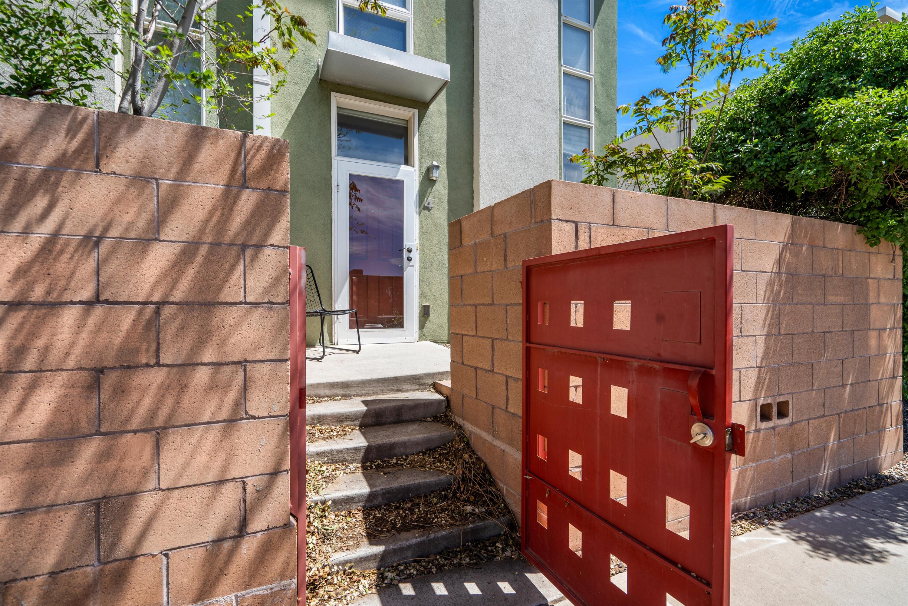 702 Broadway Boulevard SE 4