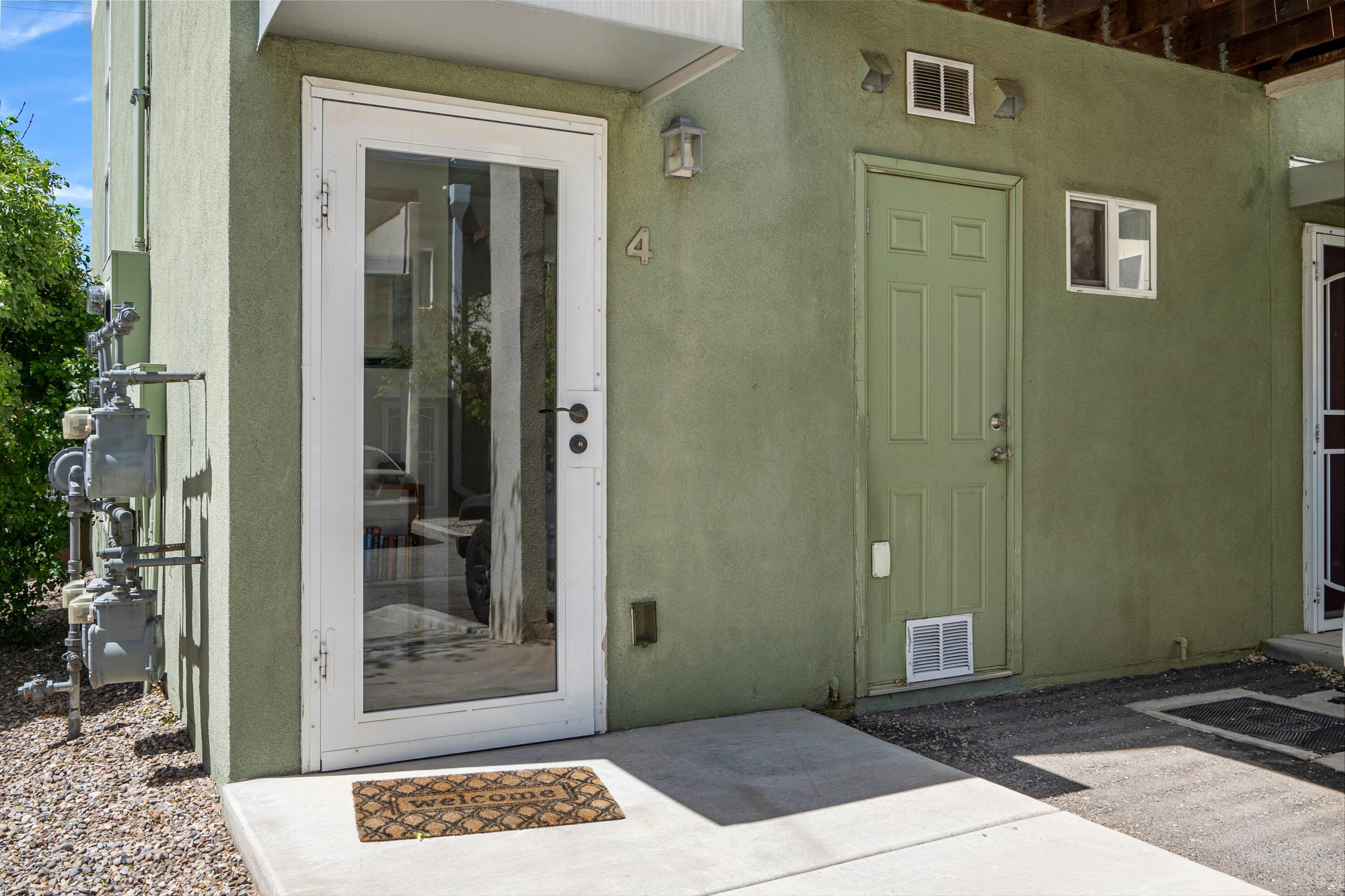 702 Broadway Boulevard SE 4