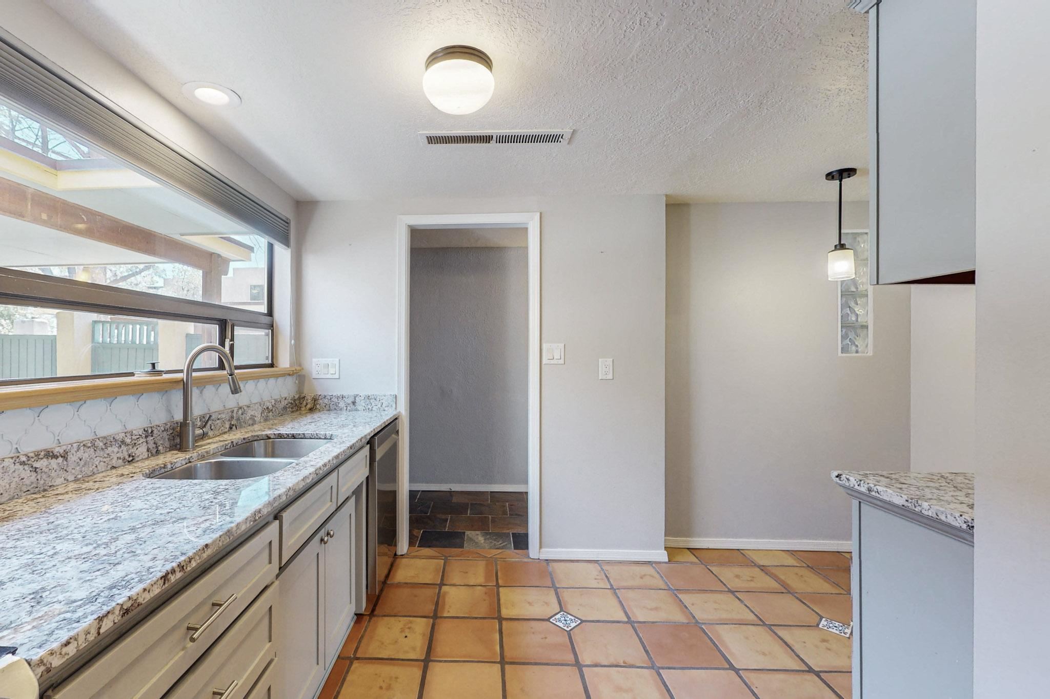 790 Tramway Lane Ne #9c