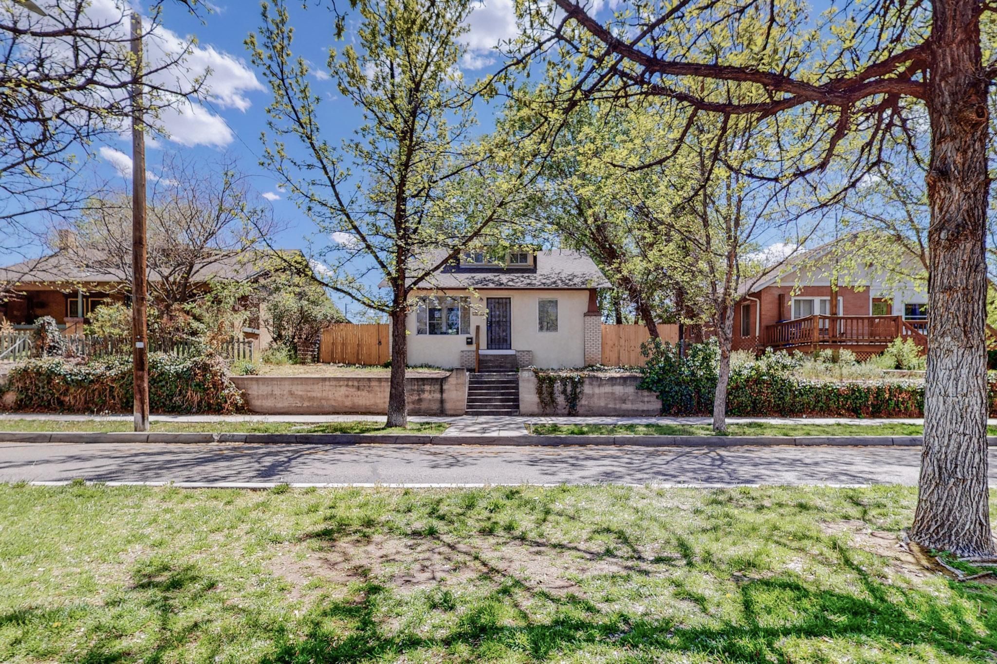 1904 Silver Avenue SE
