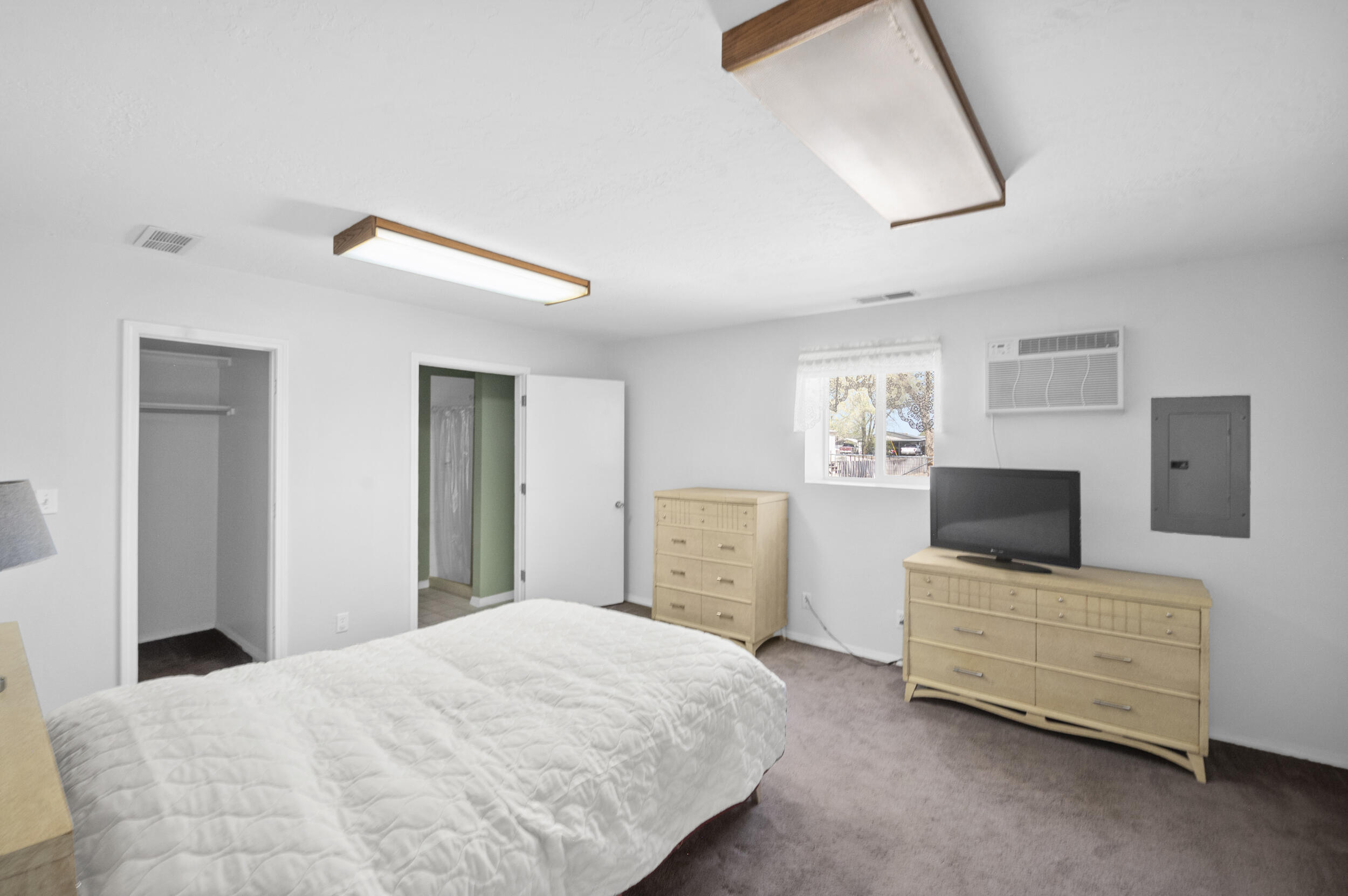 10 Elias Road