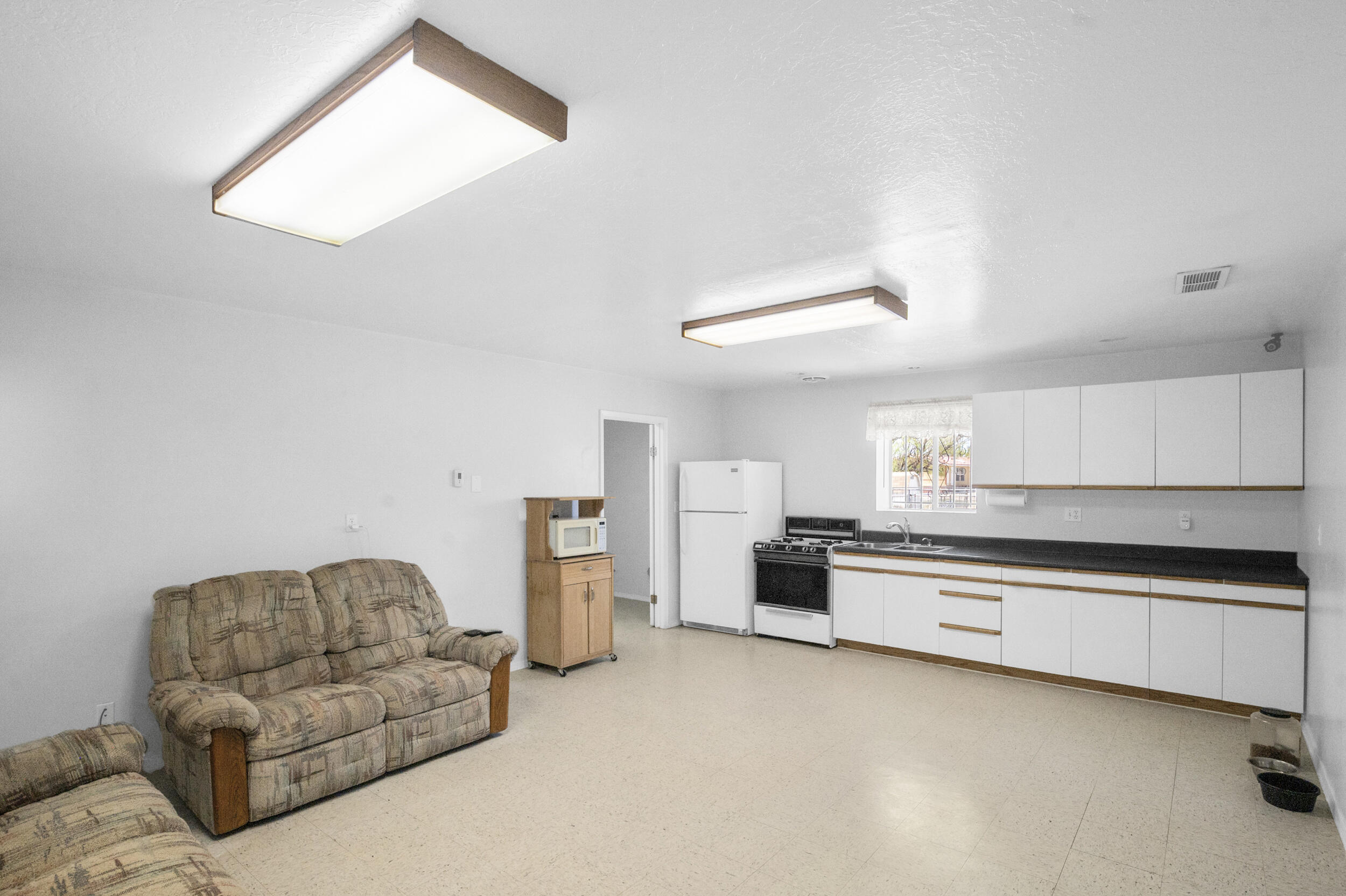 10 Elias Road