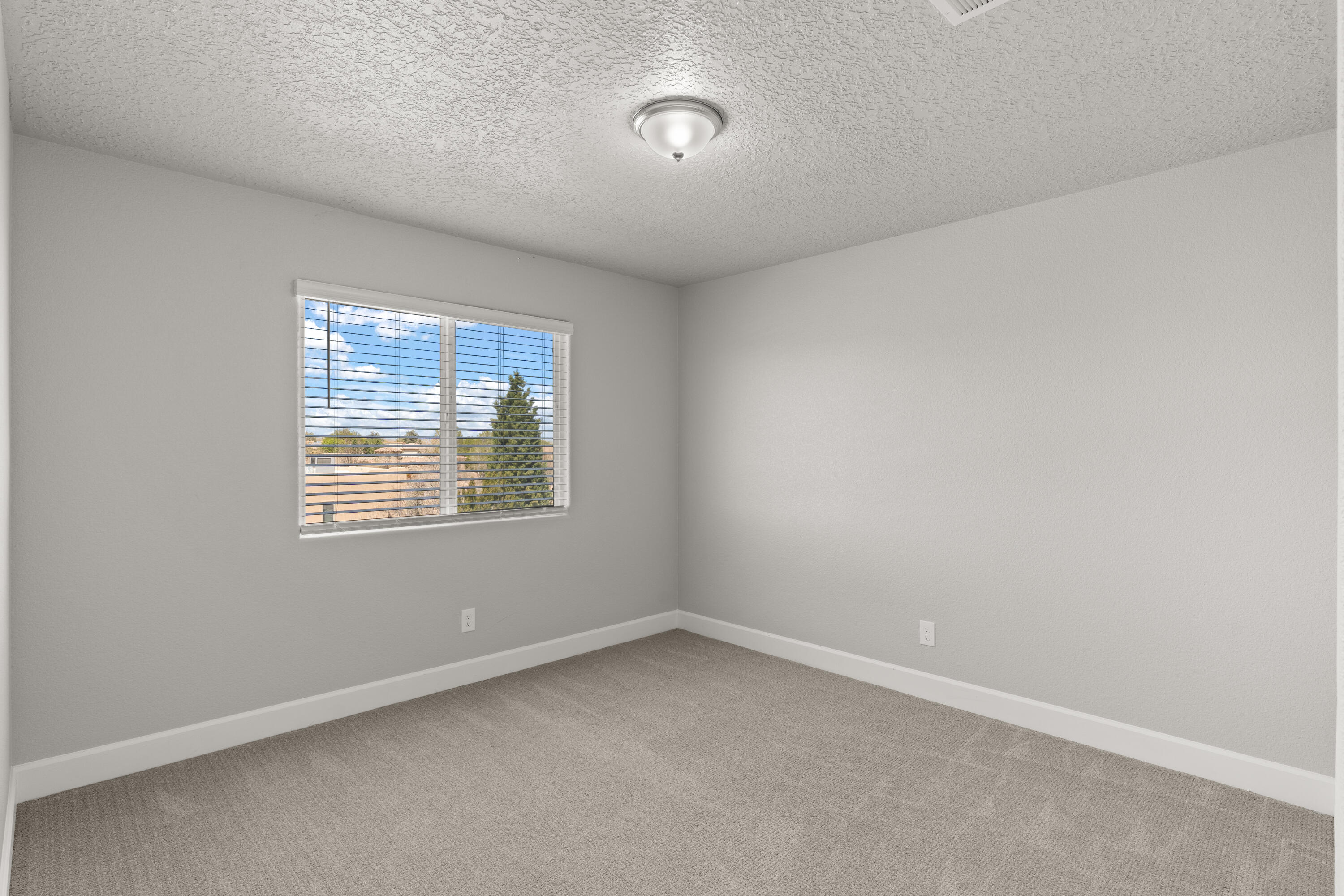 340 Pinnacle Drive SE