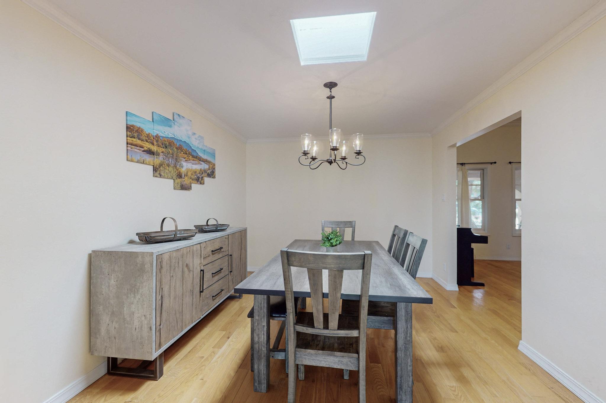 1333 Camino Cerrito SE