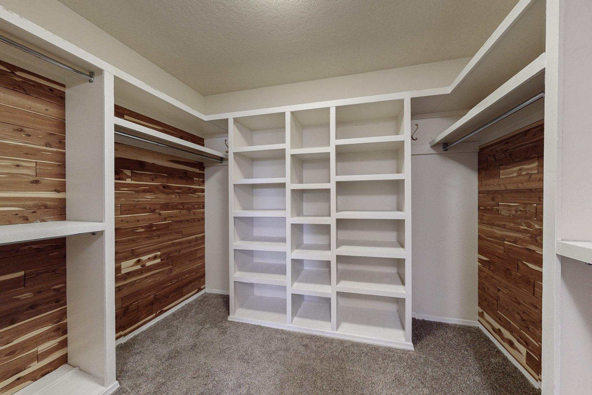 1333 Camino Cerrito SE