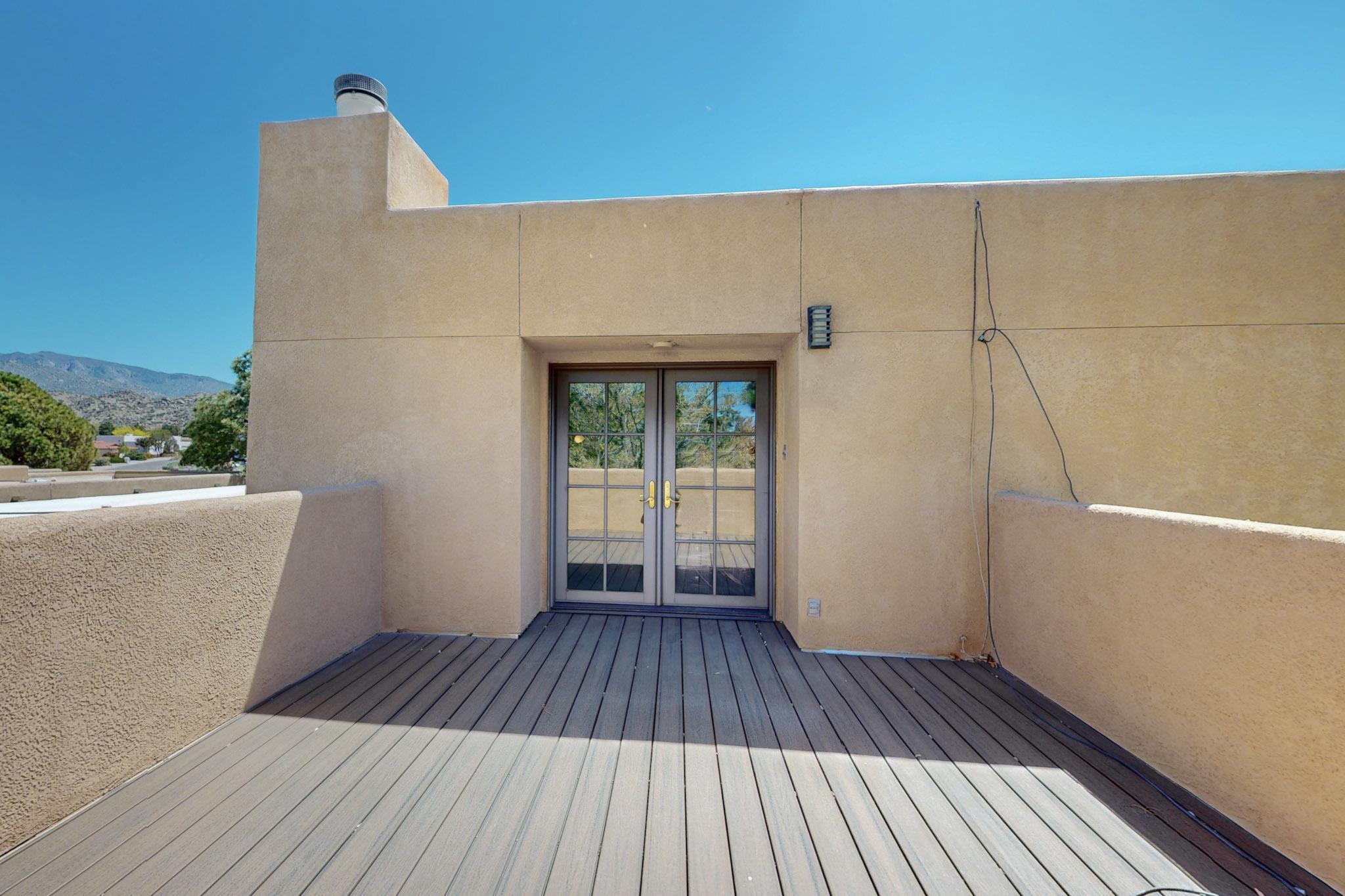 1333 Camino Cerrito SE