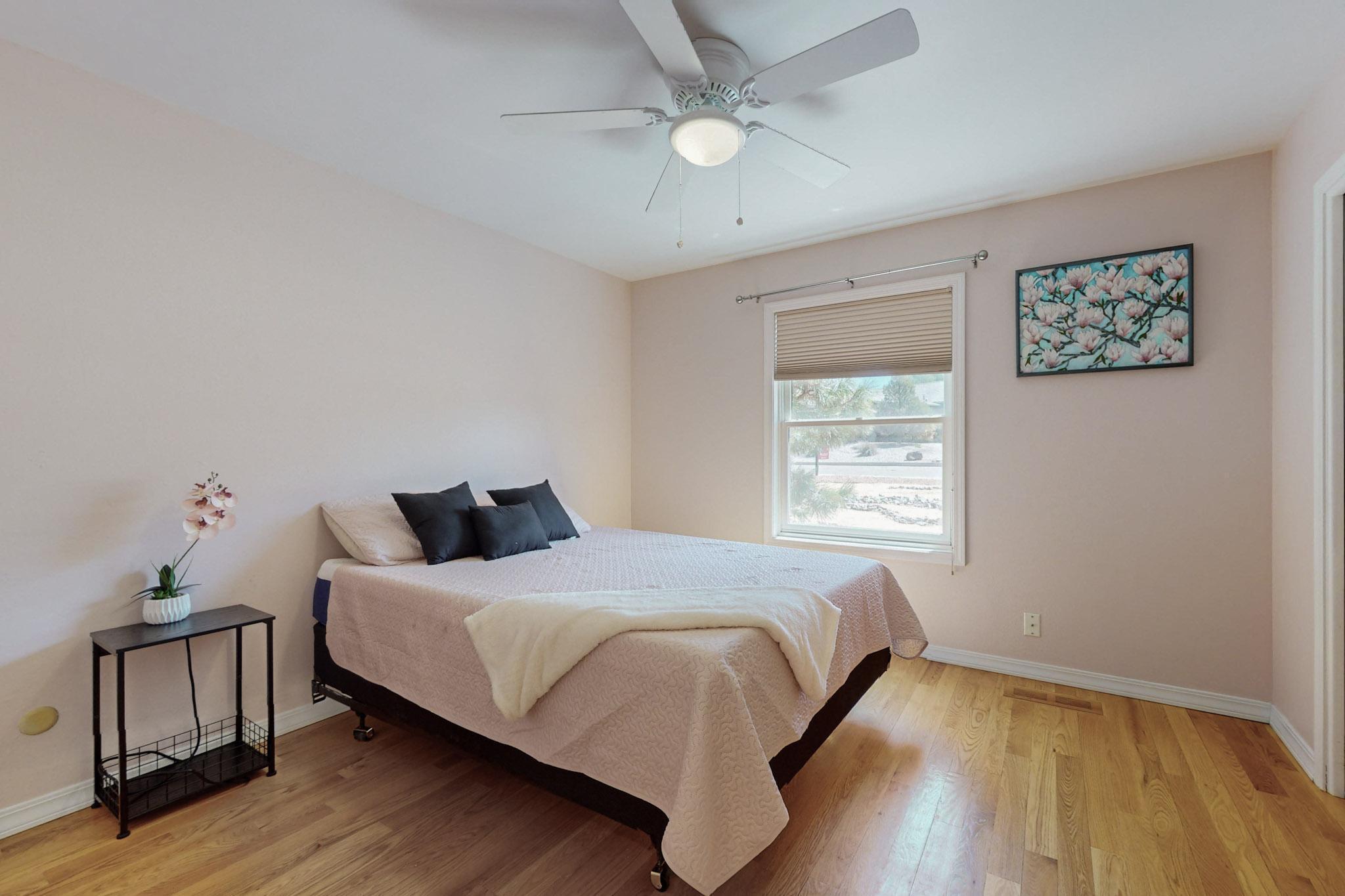 1333 Camino Cerrito SE