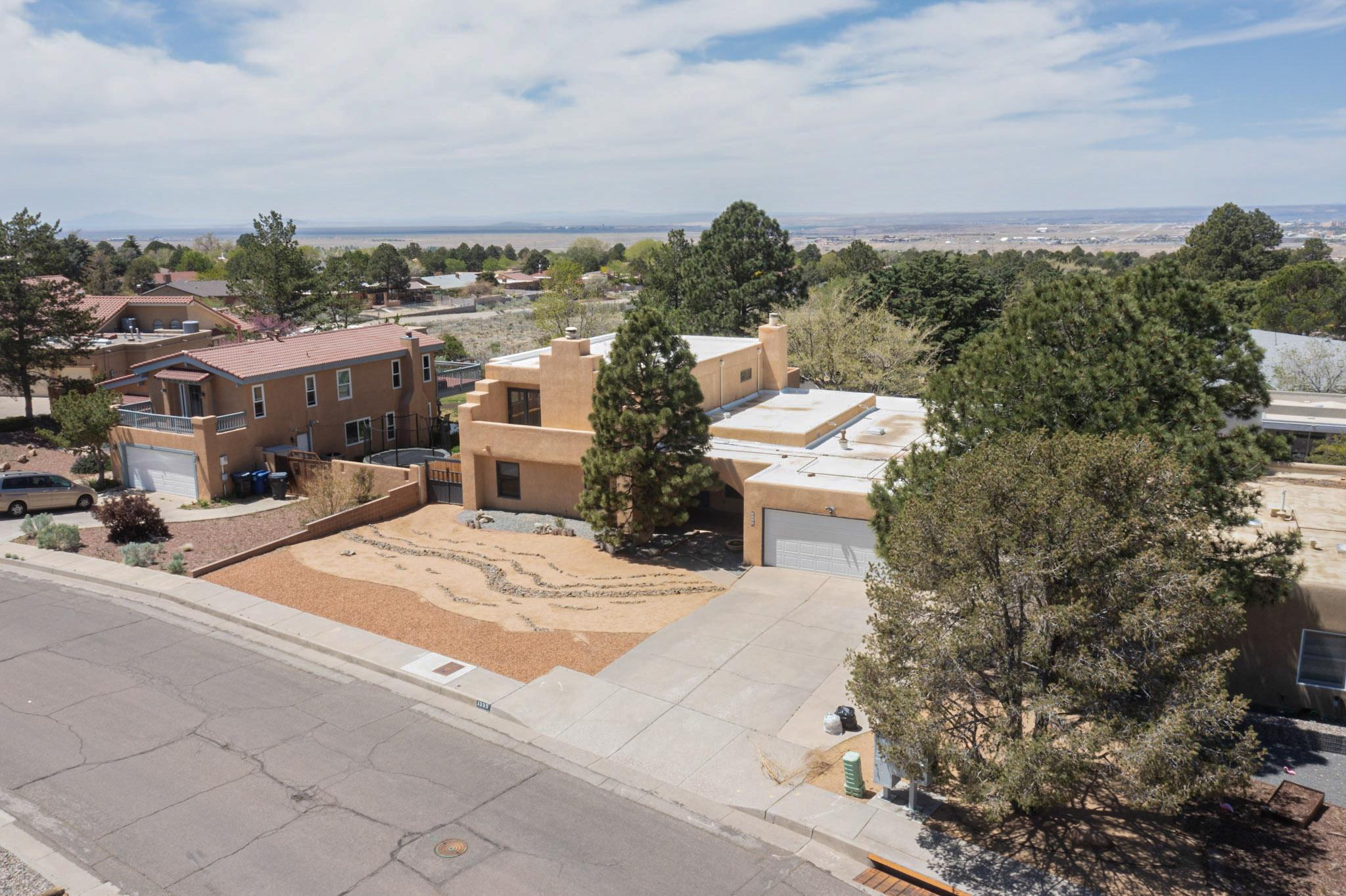 1333 Camino Cerrito SE