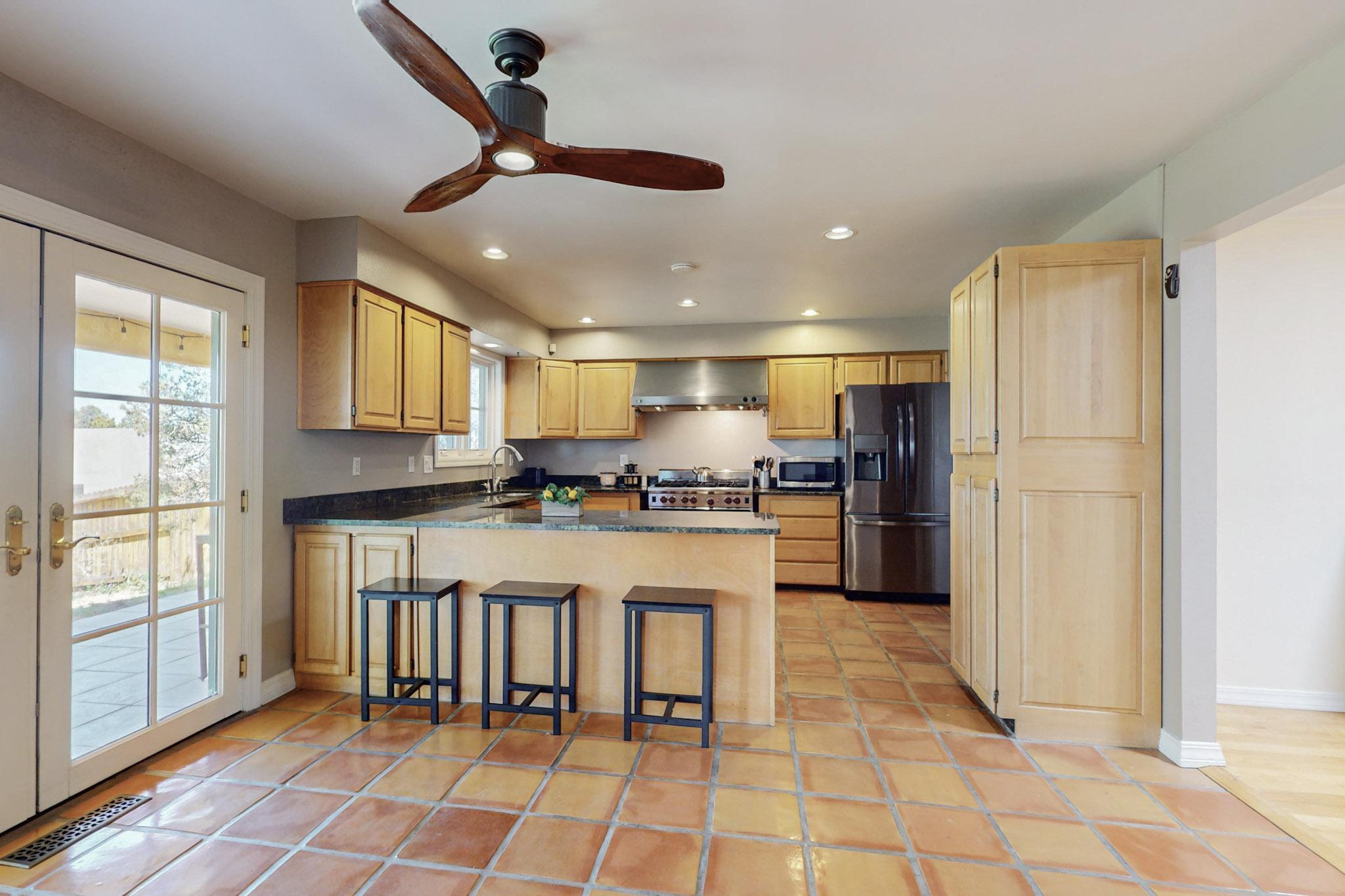 1333 Camino Cerrito SE