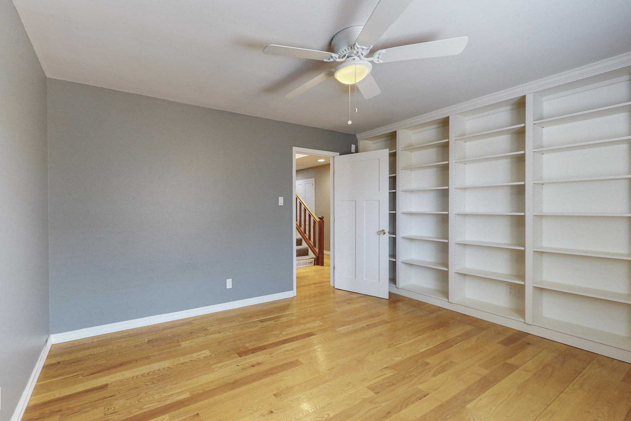 1333 Camino Cerrito SE